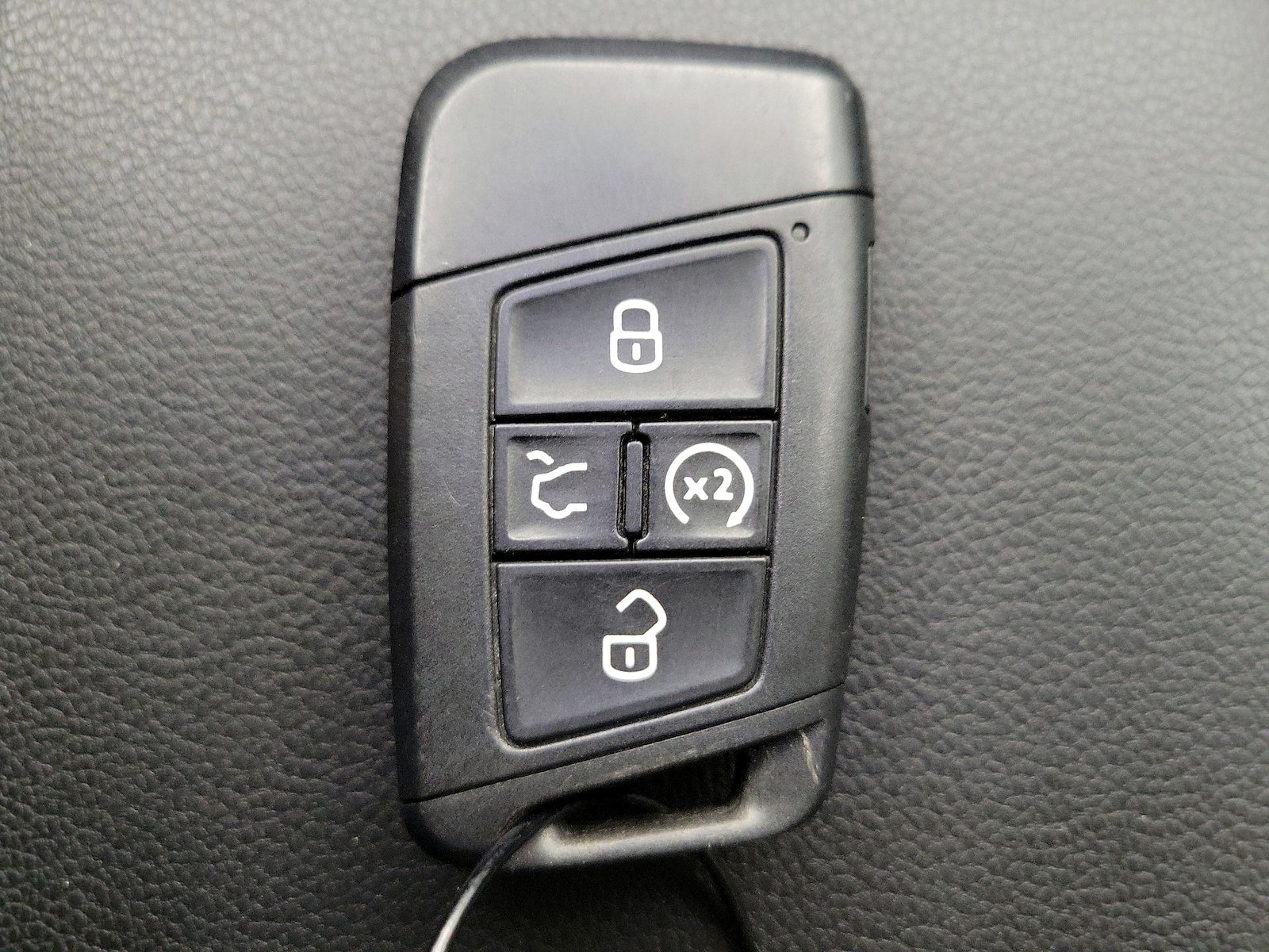 2023 Volkswagen Tiguan SE - Photo 25