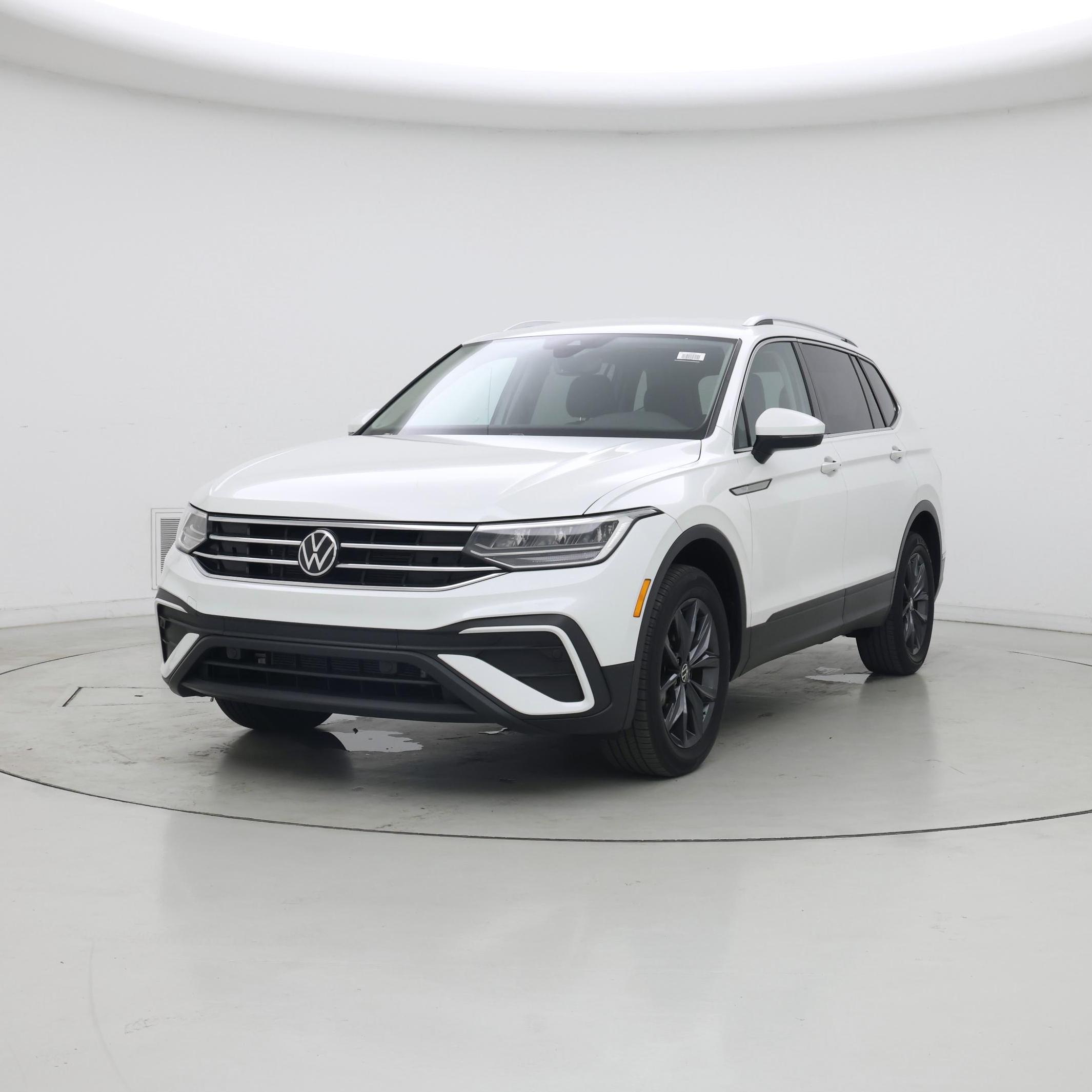 Thumbnail: 2023 Volkswagen Tiguan - 4