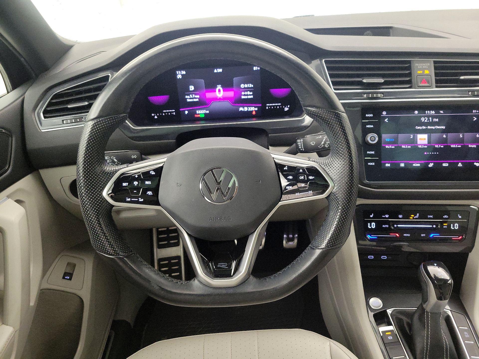 Thumbnail: 2022 Volkswagen Tiguan - 10