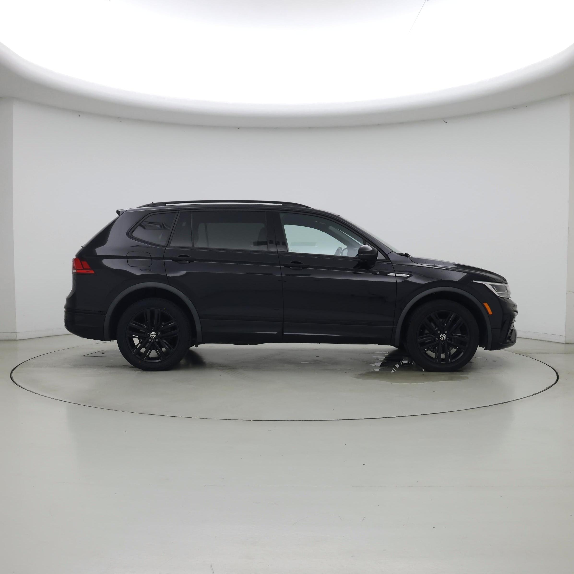 Thumbnail: 2022 Volkswagen Tiguan - 7