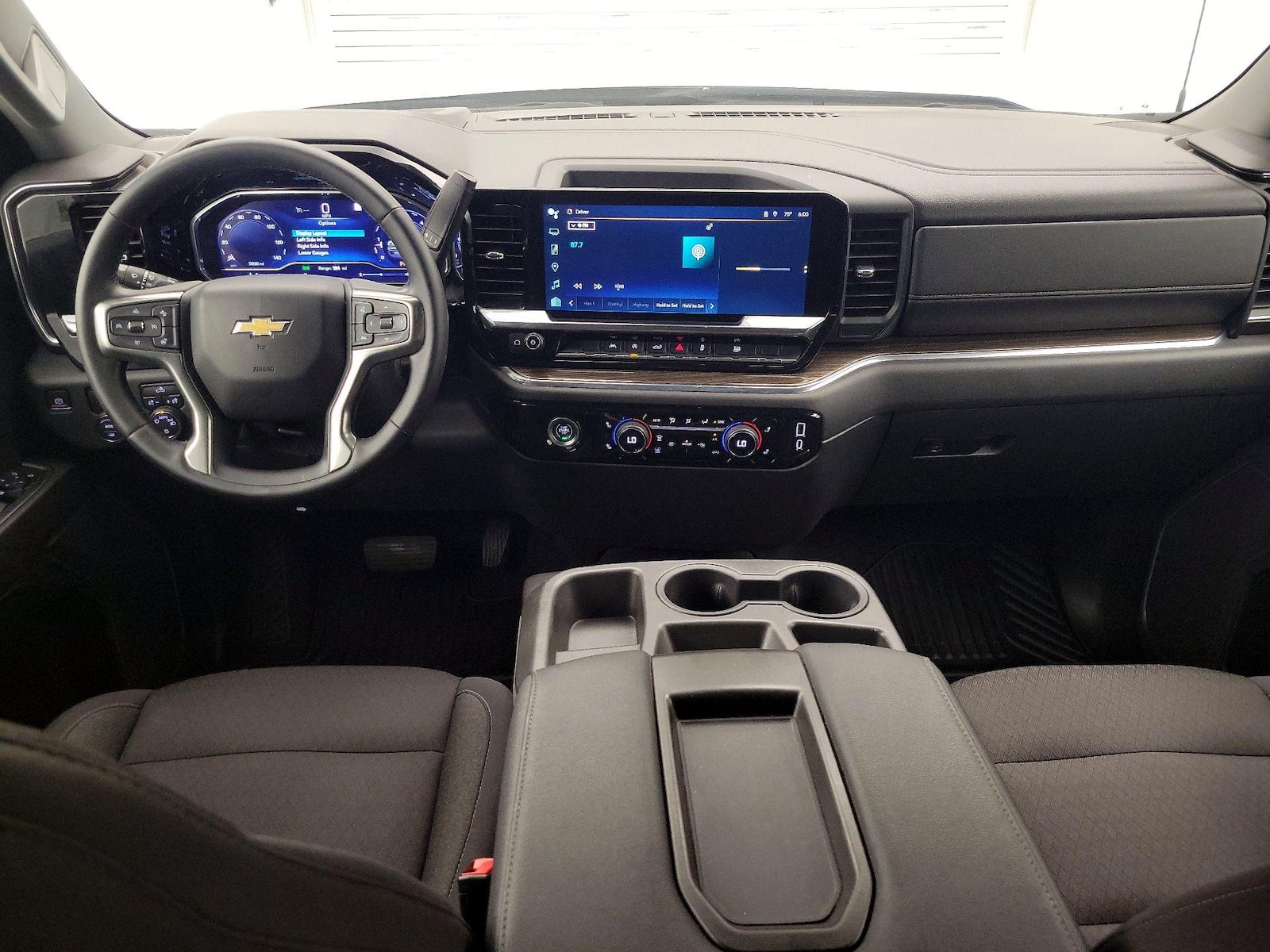 2023 Chevrolet Silverado 1500 LT - Photo 10