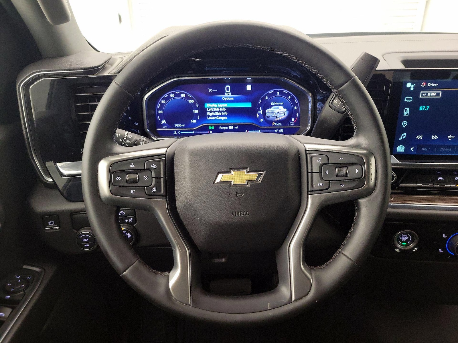 2023 Chevrolet Silverado 1500 LT - Photo 11