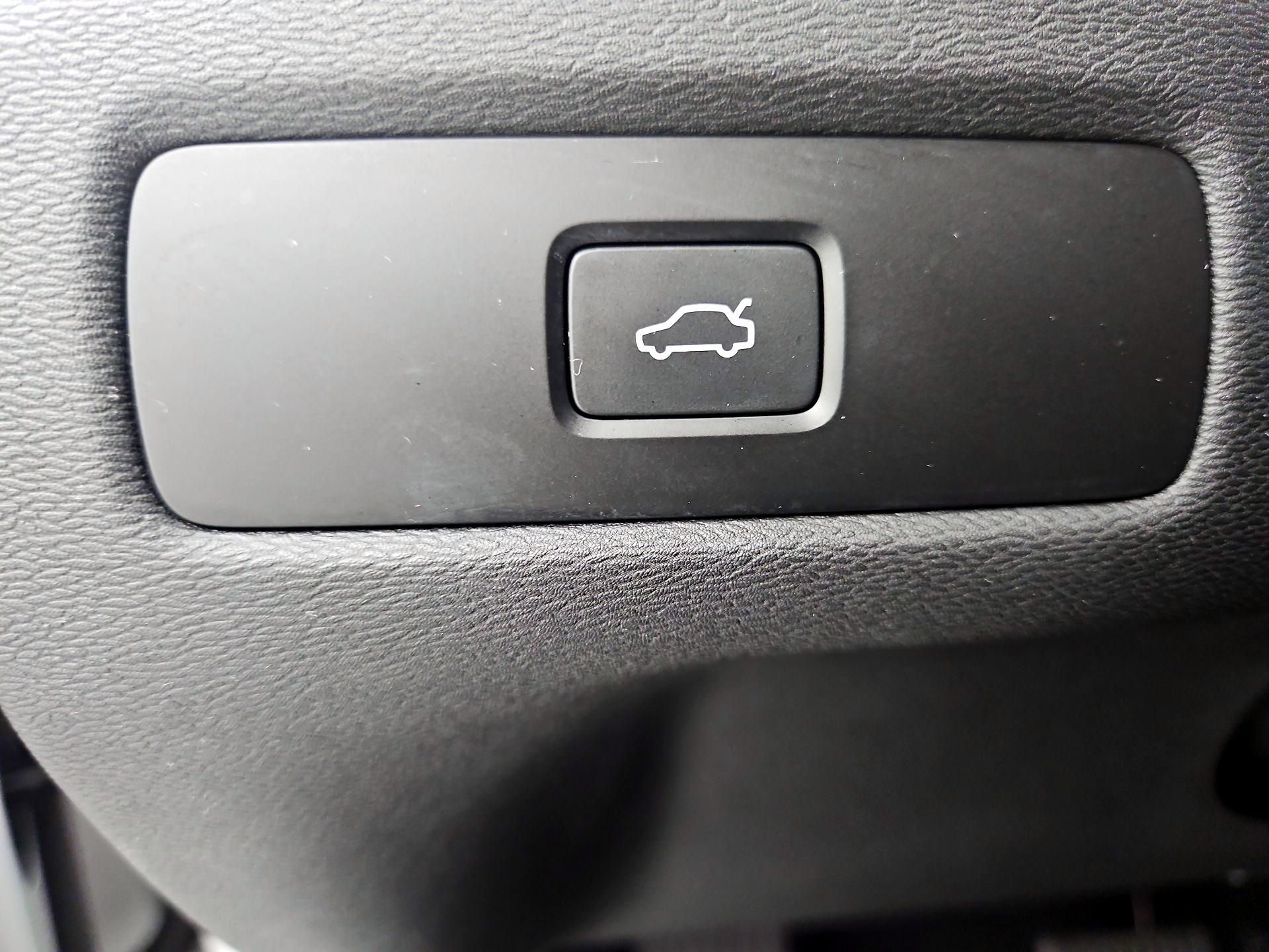 Thumbnail: 2024 Volvo XC60 - 13