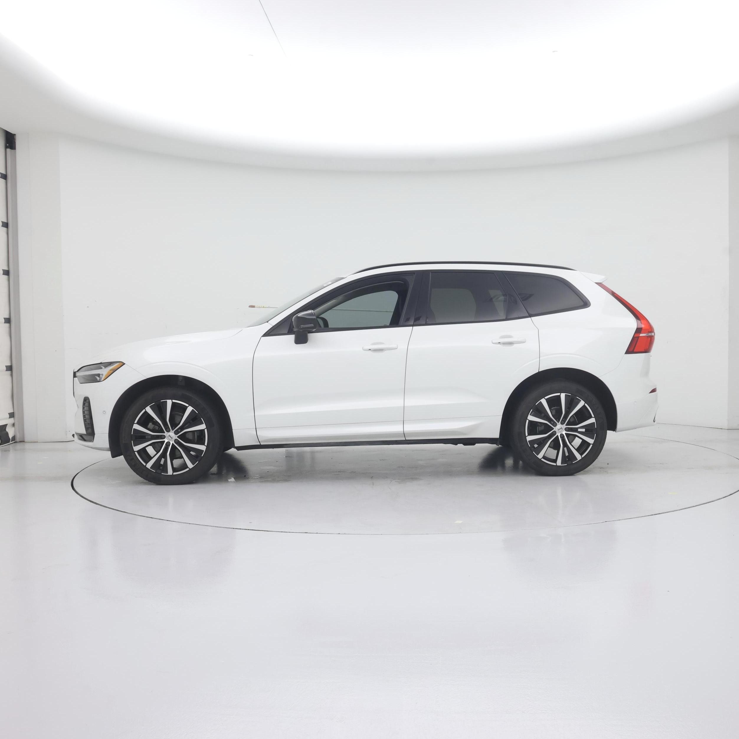 Thumbnail: 2024 Volvo XC60 - 3