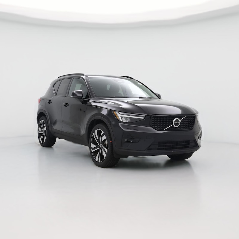 2024 Volvo XC40 B5 Plus Dark Theme