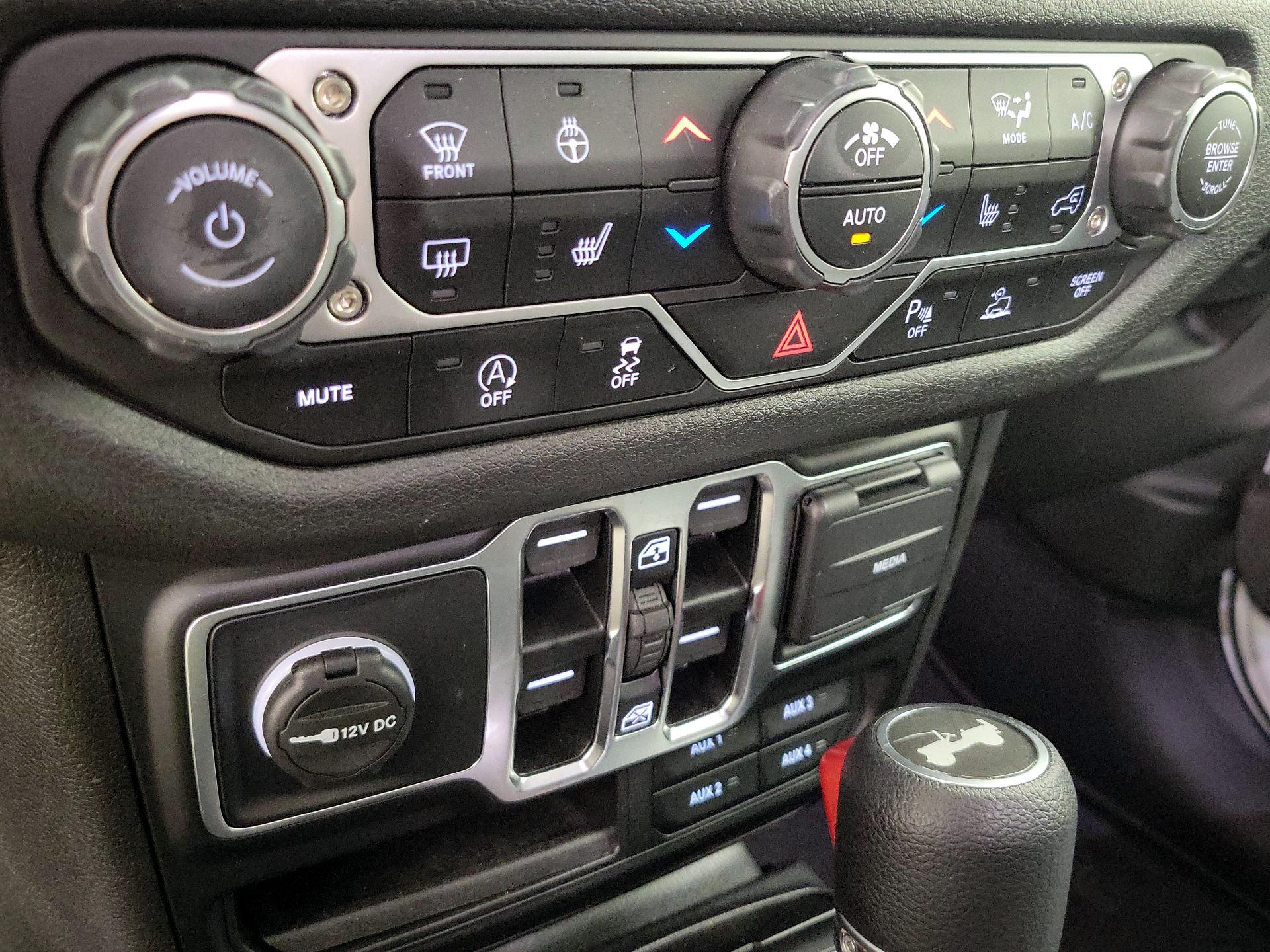 Thumbnail: 2024 Jeep Wrangler - 16