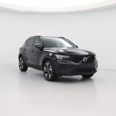 2023 Volvo XC40 B5 Plus Dark Theme
