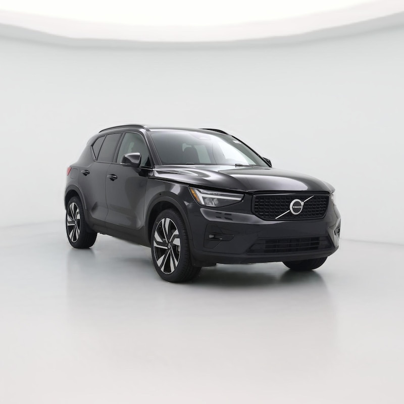 2023 Volvo XC40 B5 Plus Dark Theme