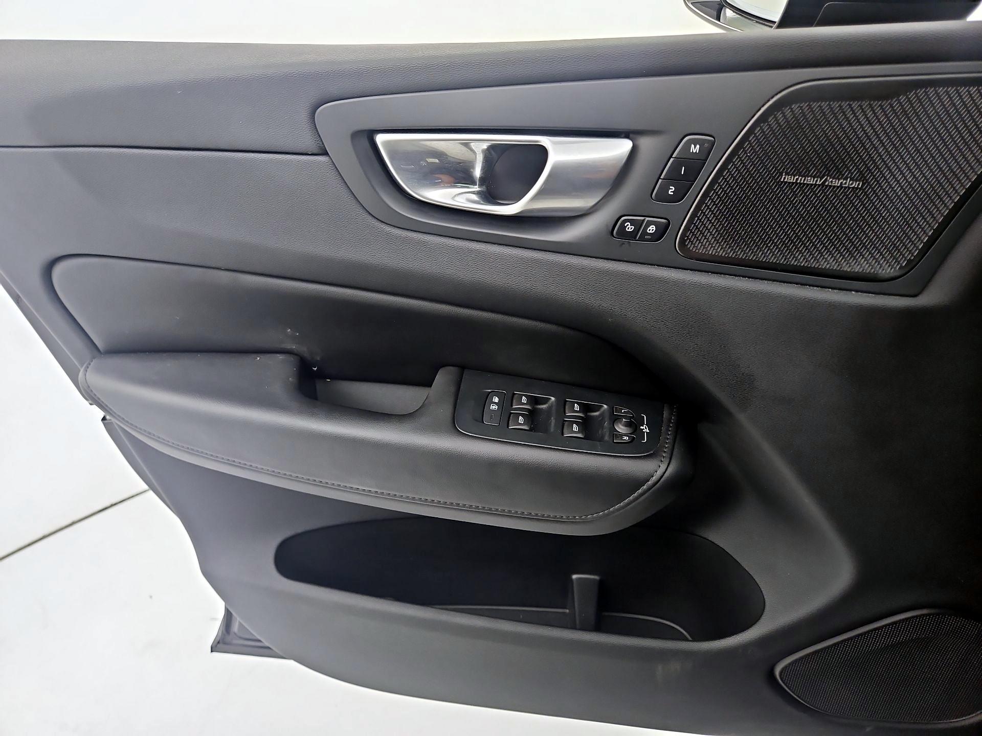 Thumbnail: 2024 Volvo XC60 - 12