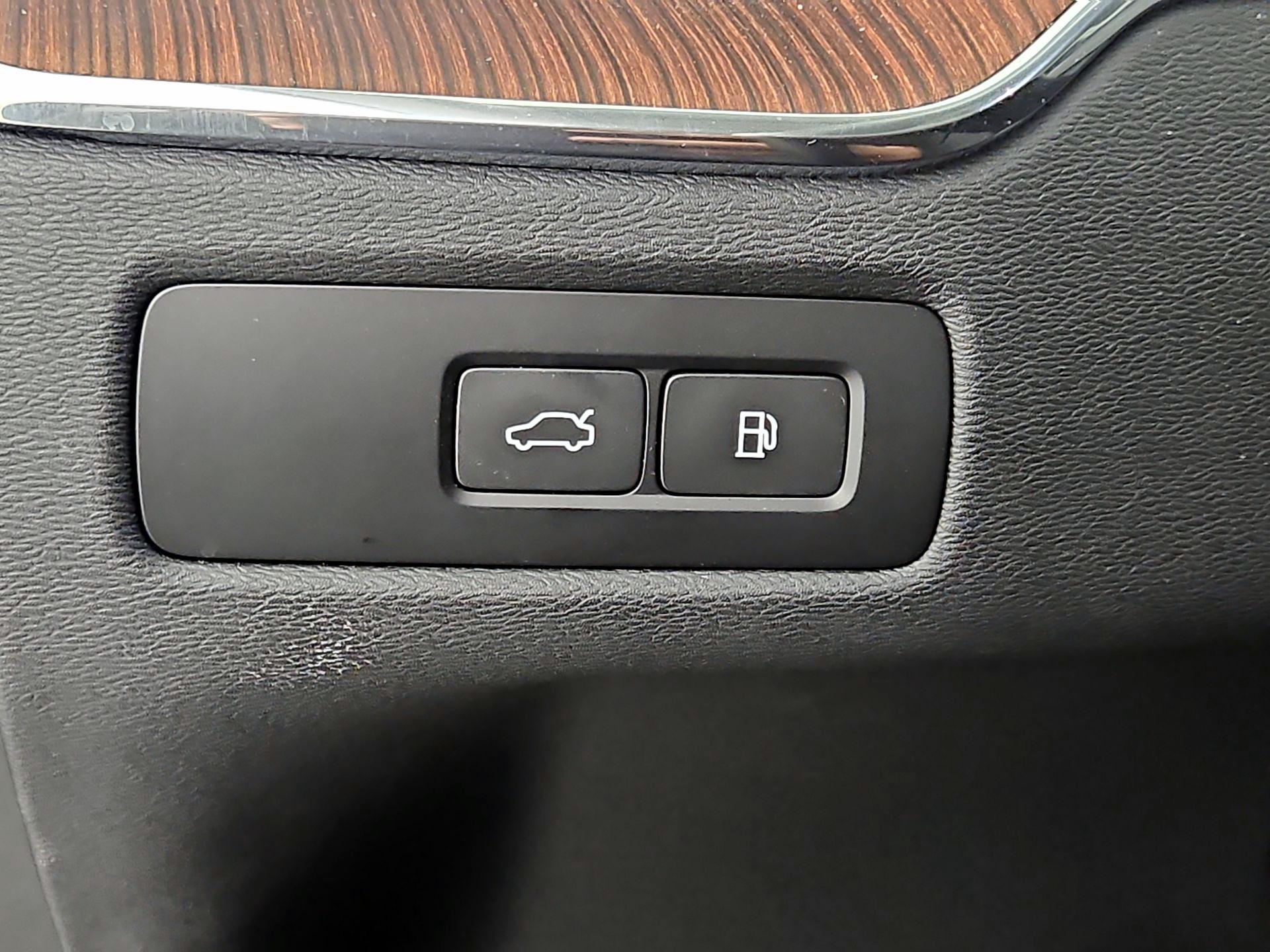 Thumbnail: 2024 Volvo XC60 - 13