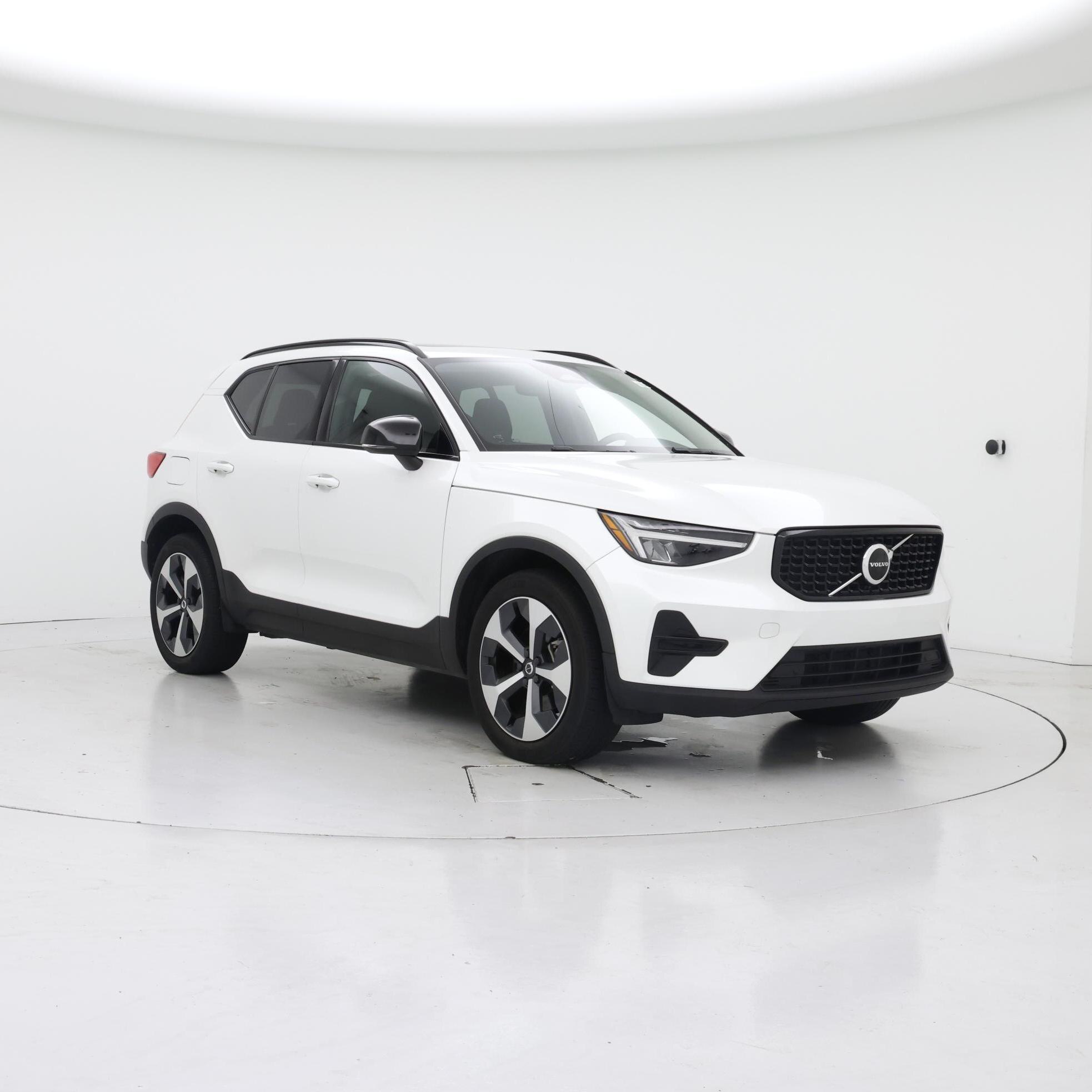 White 2024 Volvo XC40 SUV / Crossover All-Wheel Drive Automatic