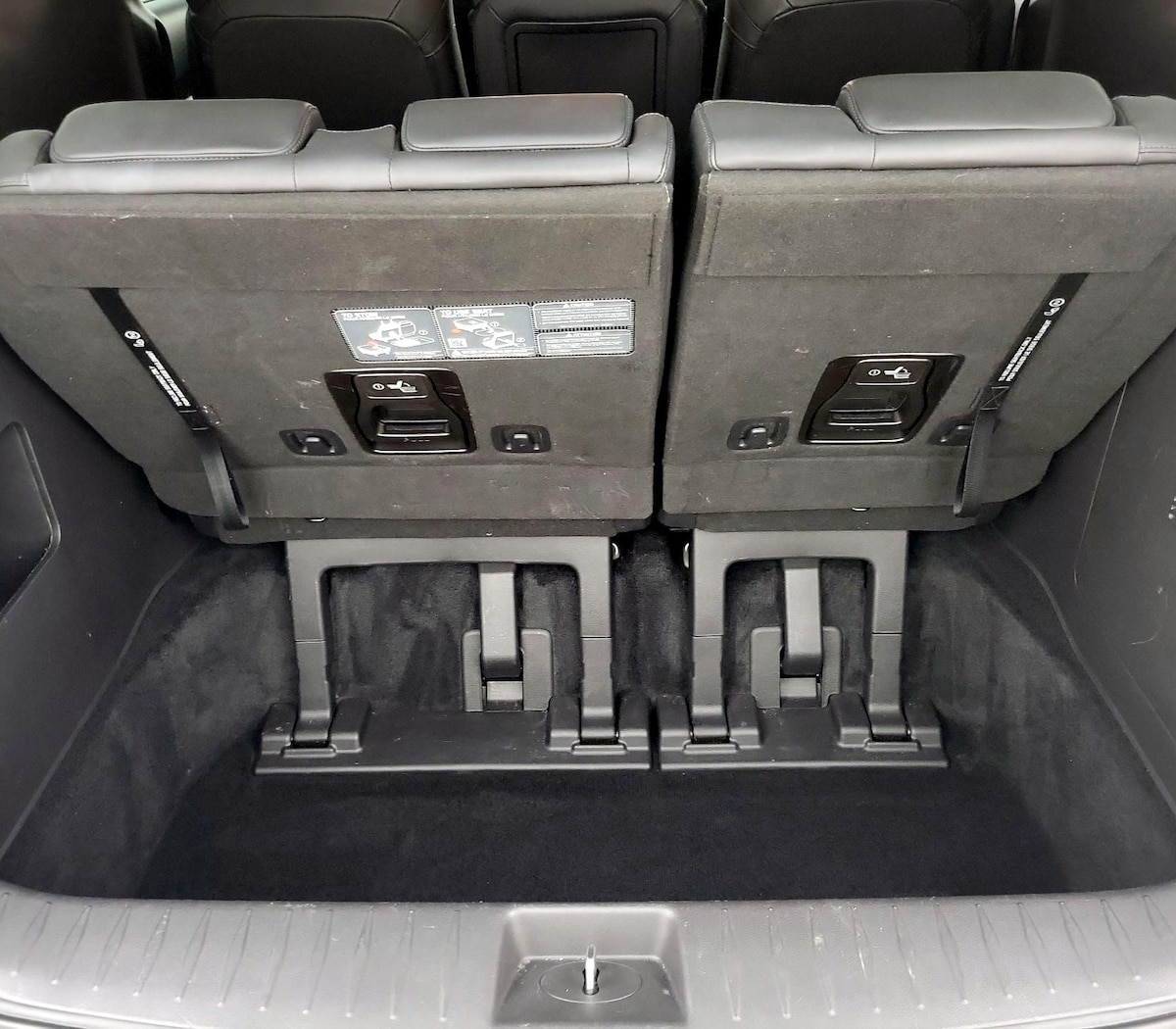Trunk/Cargo (Seats Up)