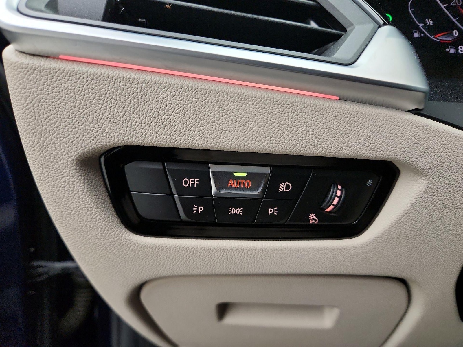 2020 BMW 3 Series 330i - Photo 14