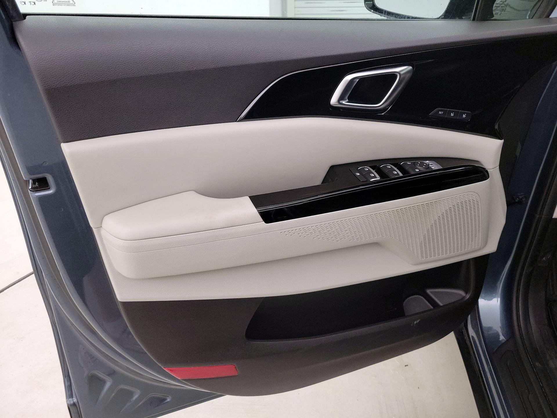 Thumbnail: 2024 Kia Carnival - 12