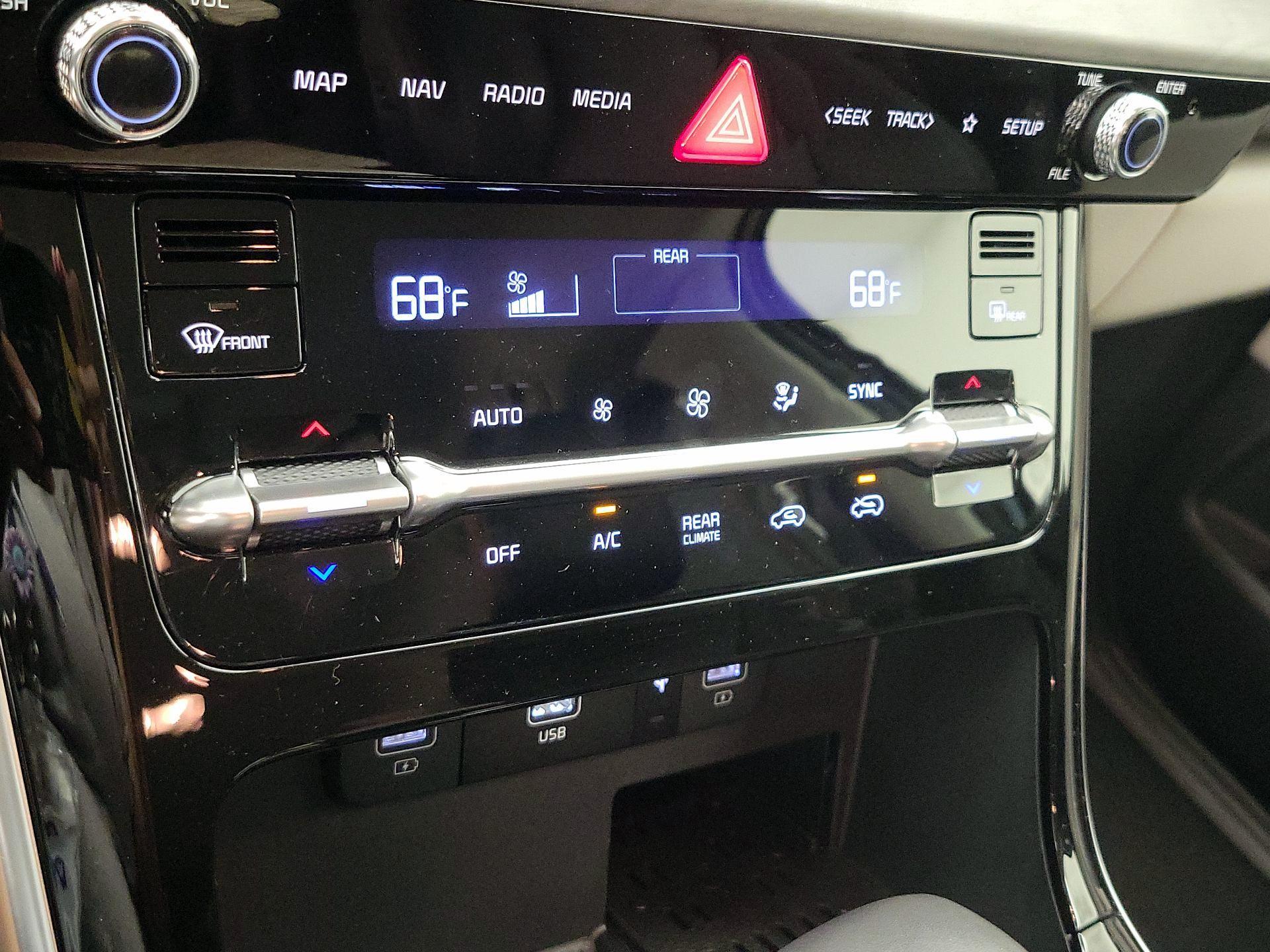 Thumbnail: 2024 Kia Carnival - 17