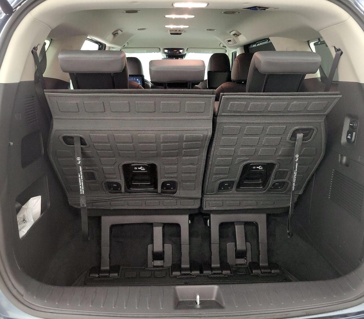 Trunk/Cargo (Seats Up)