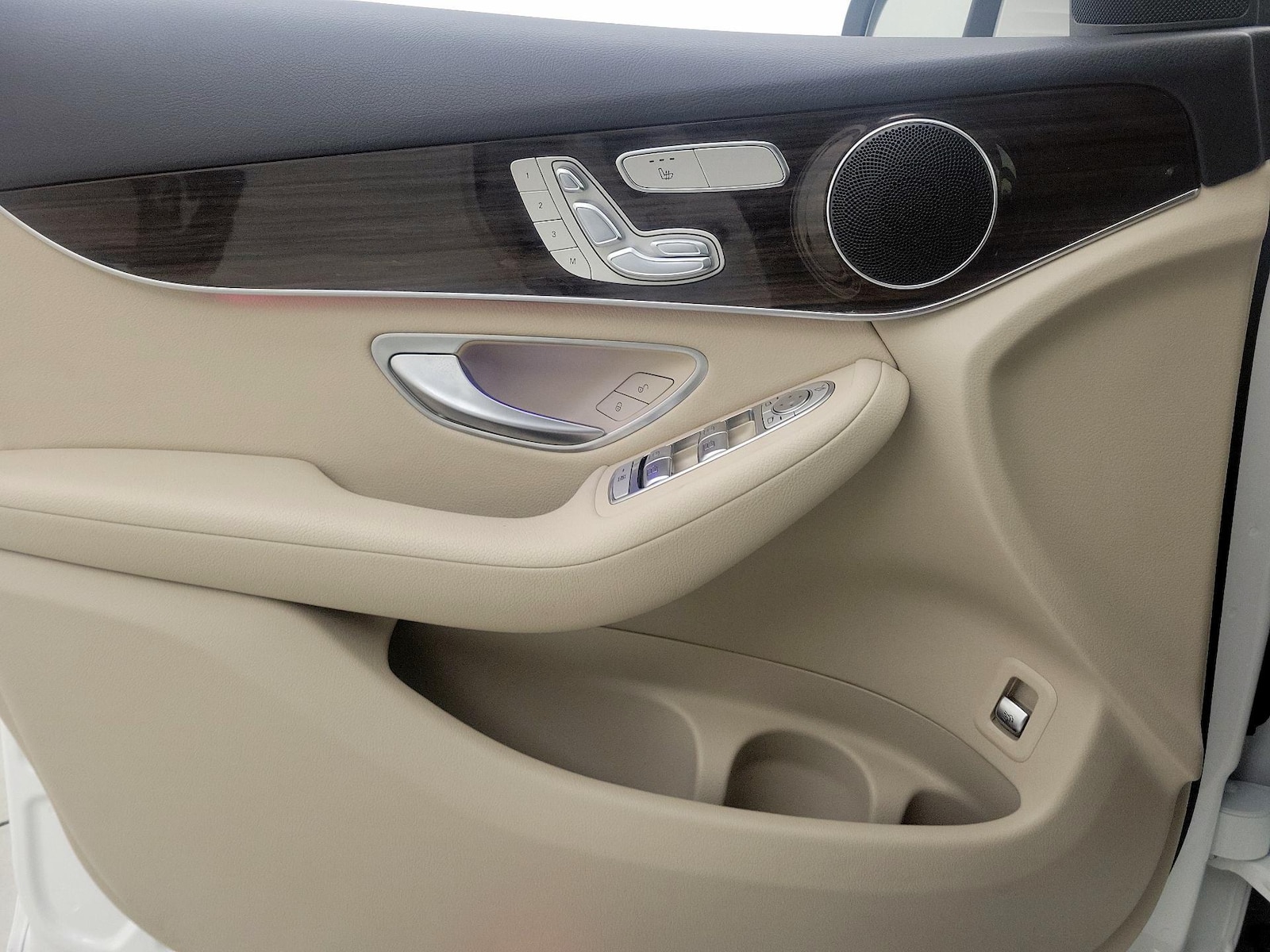 2022 Mercedes-Benz GLC GLC300 - Photo 13