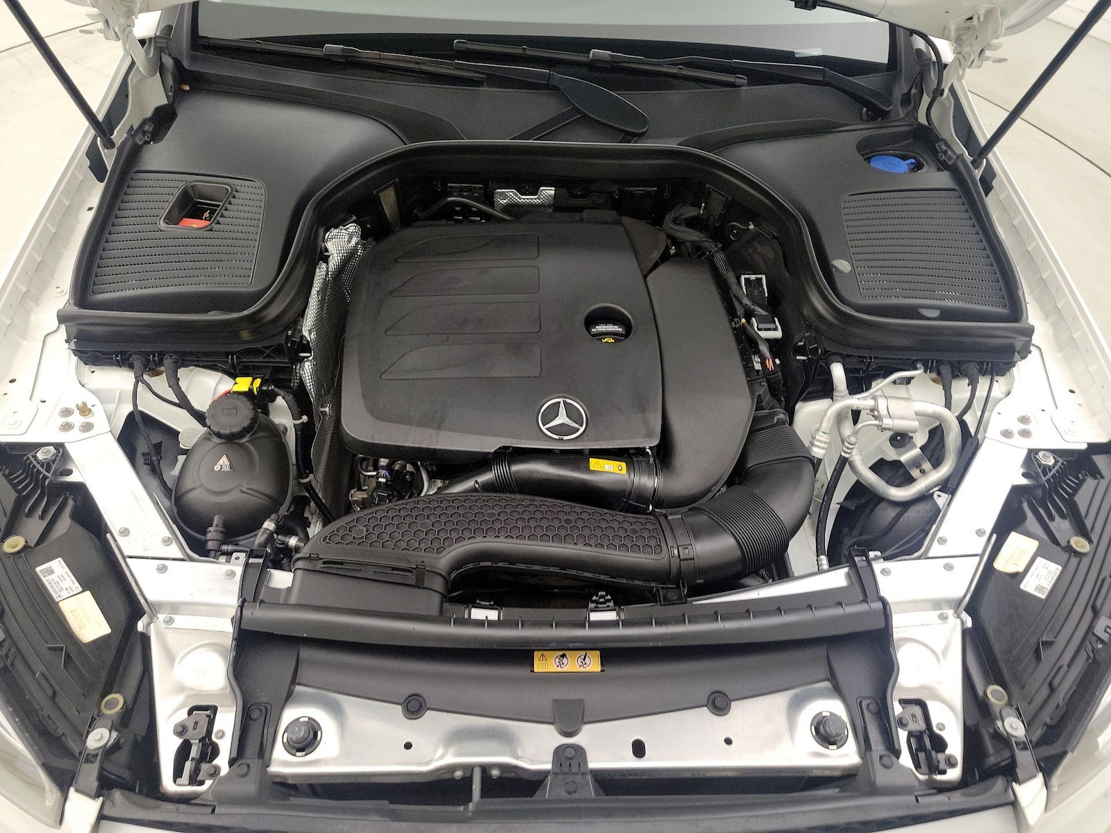 2022 Mercedes-Benz GLC GLC300 - Photo 24