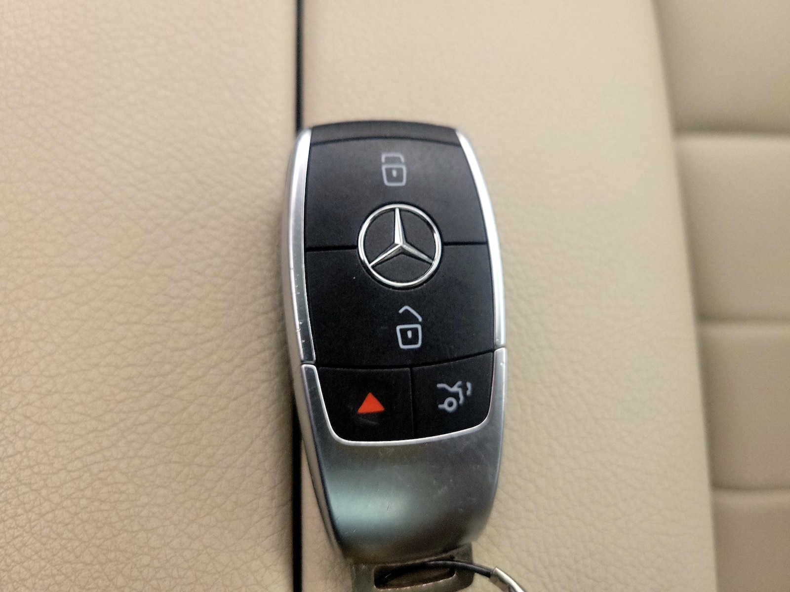 2022 Mercedes-Benz GLC GLC300 - Photo 25