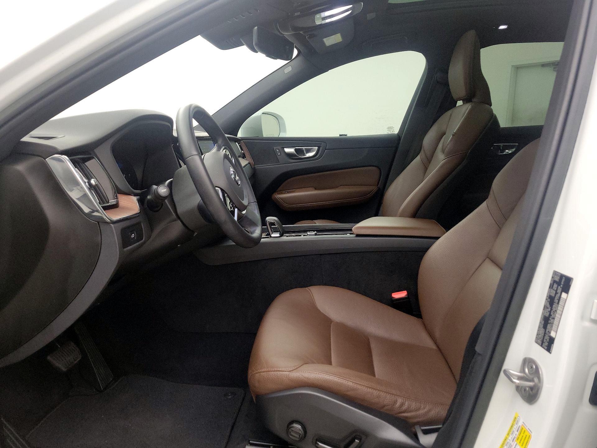 Thumbnail: 2023 Volvo XC60 - 11