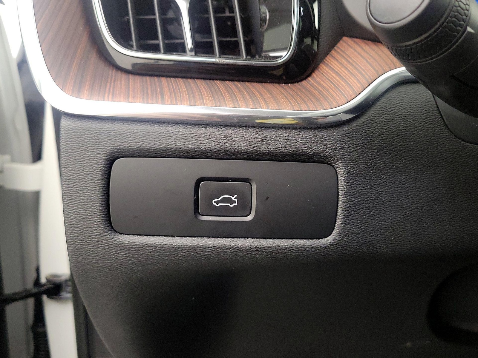 2023 Volvo XC60 Plus - Photo 14