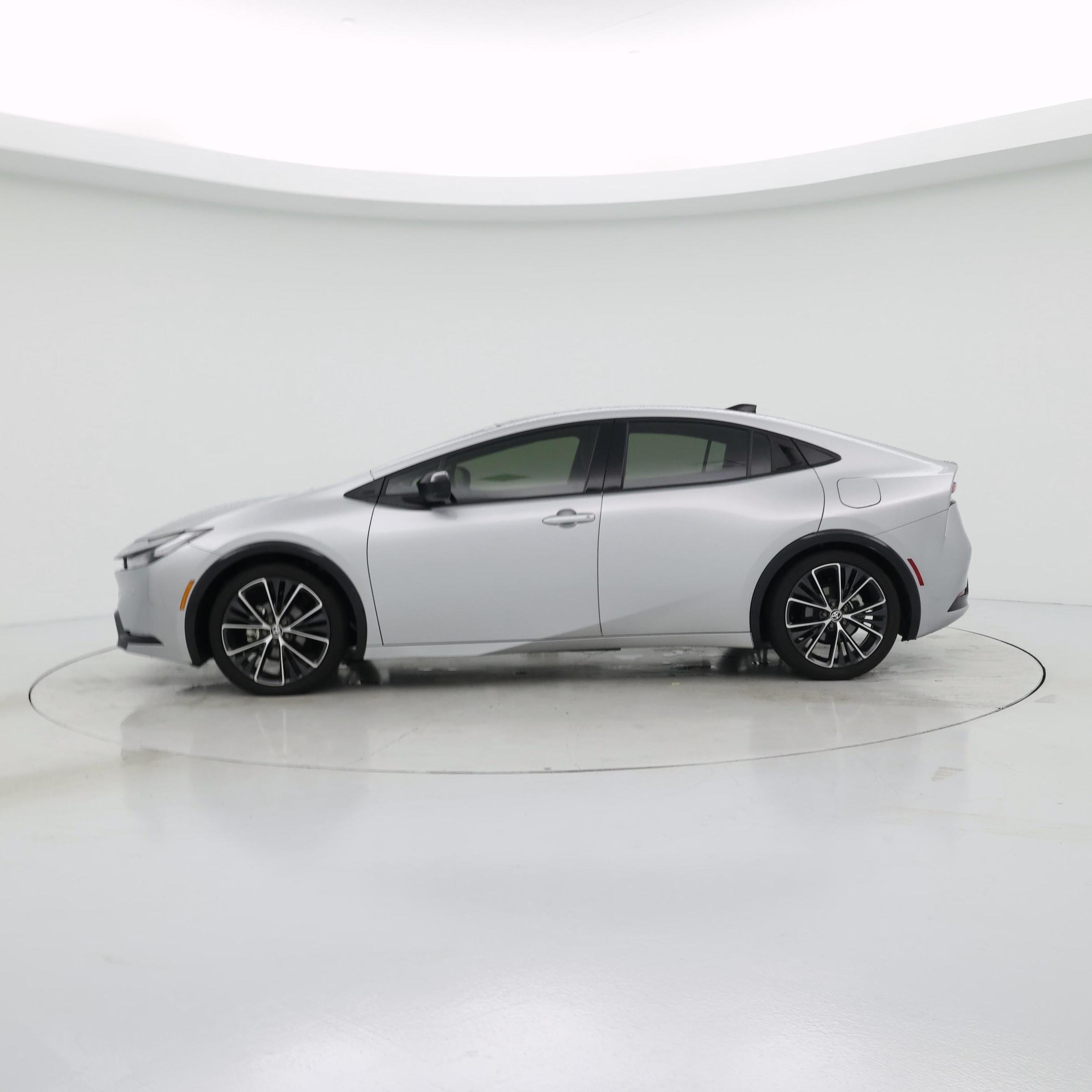 Thumbnail: 2024 Toyota Prius - 3