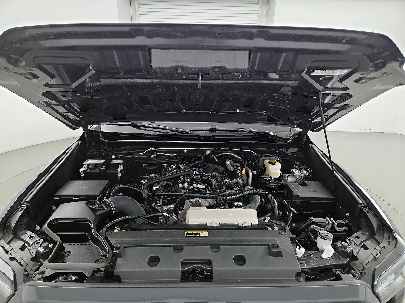 2025 Toyota Tacoma SR5 - Photo 23