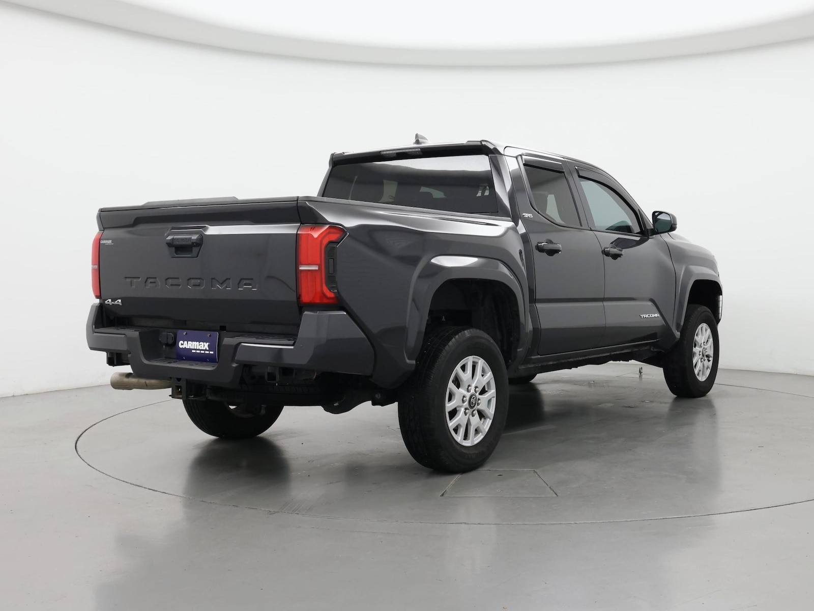 2025 Toyota Tacoma SR5 - Photo 9