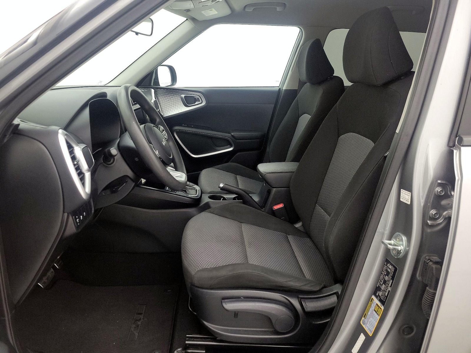 2023 Kia Soul LX - Photo 12