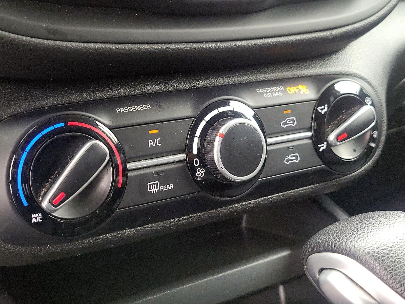 2023 Kia Soul LX - Photo 17