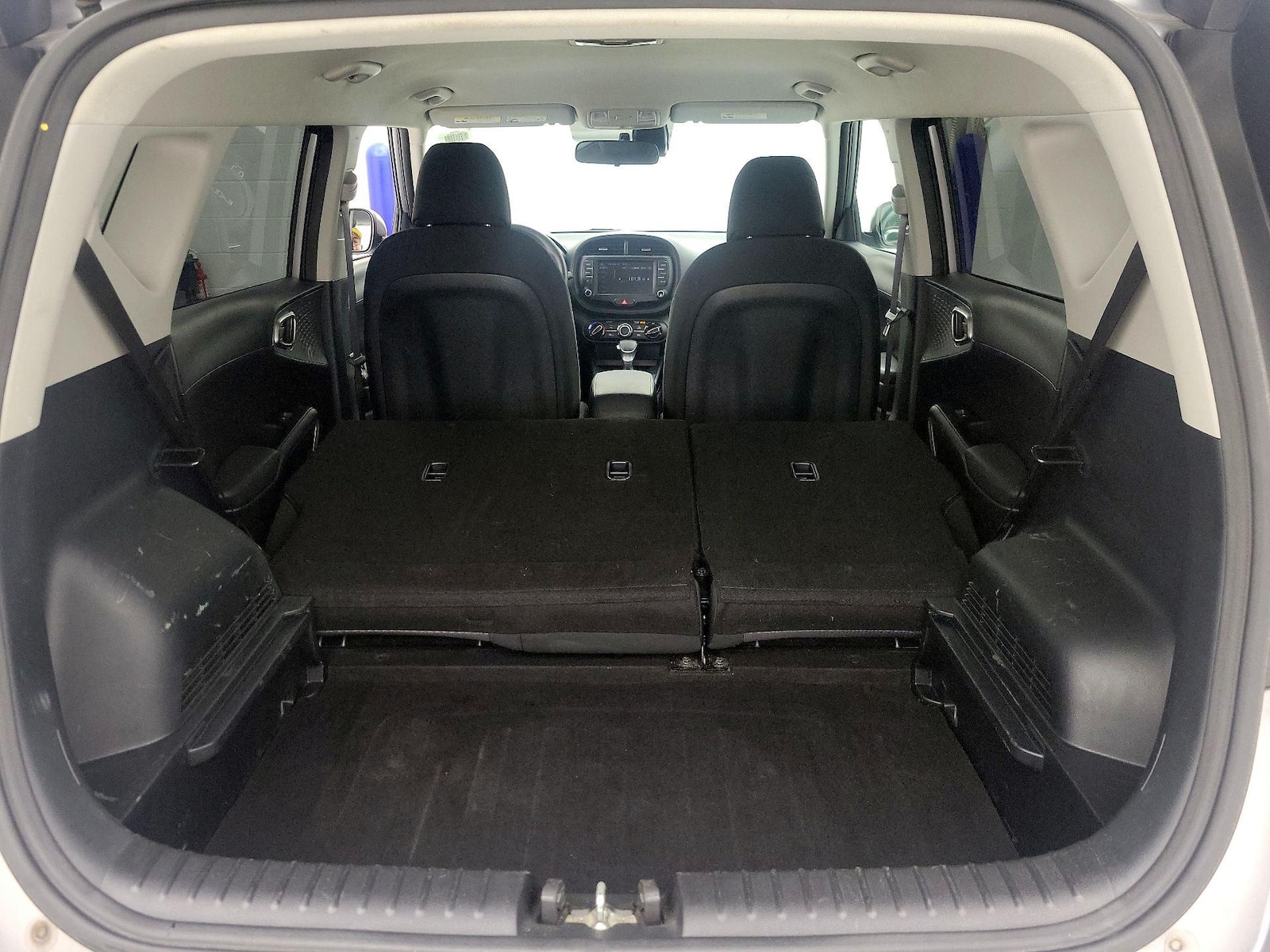 2023 Kia Soul LX - Photo 22