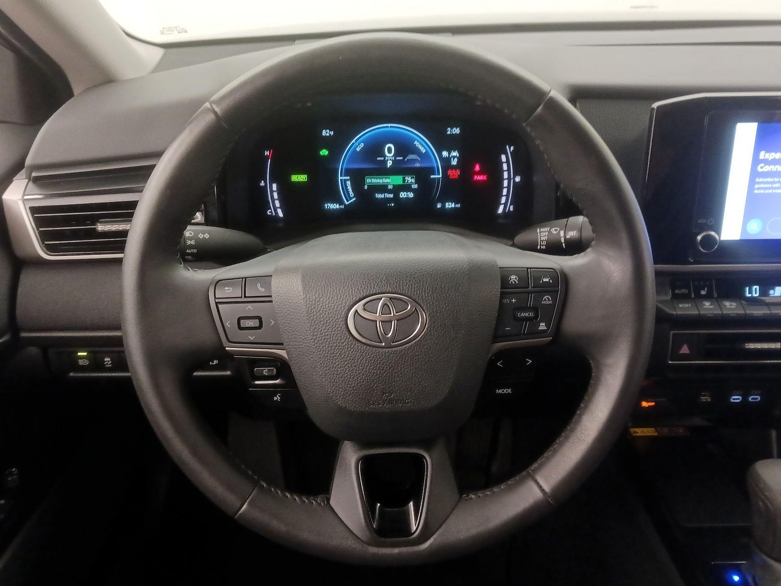 2025 Toyota Camry LE - Photo 11