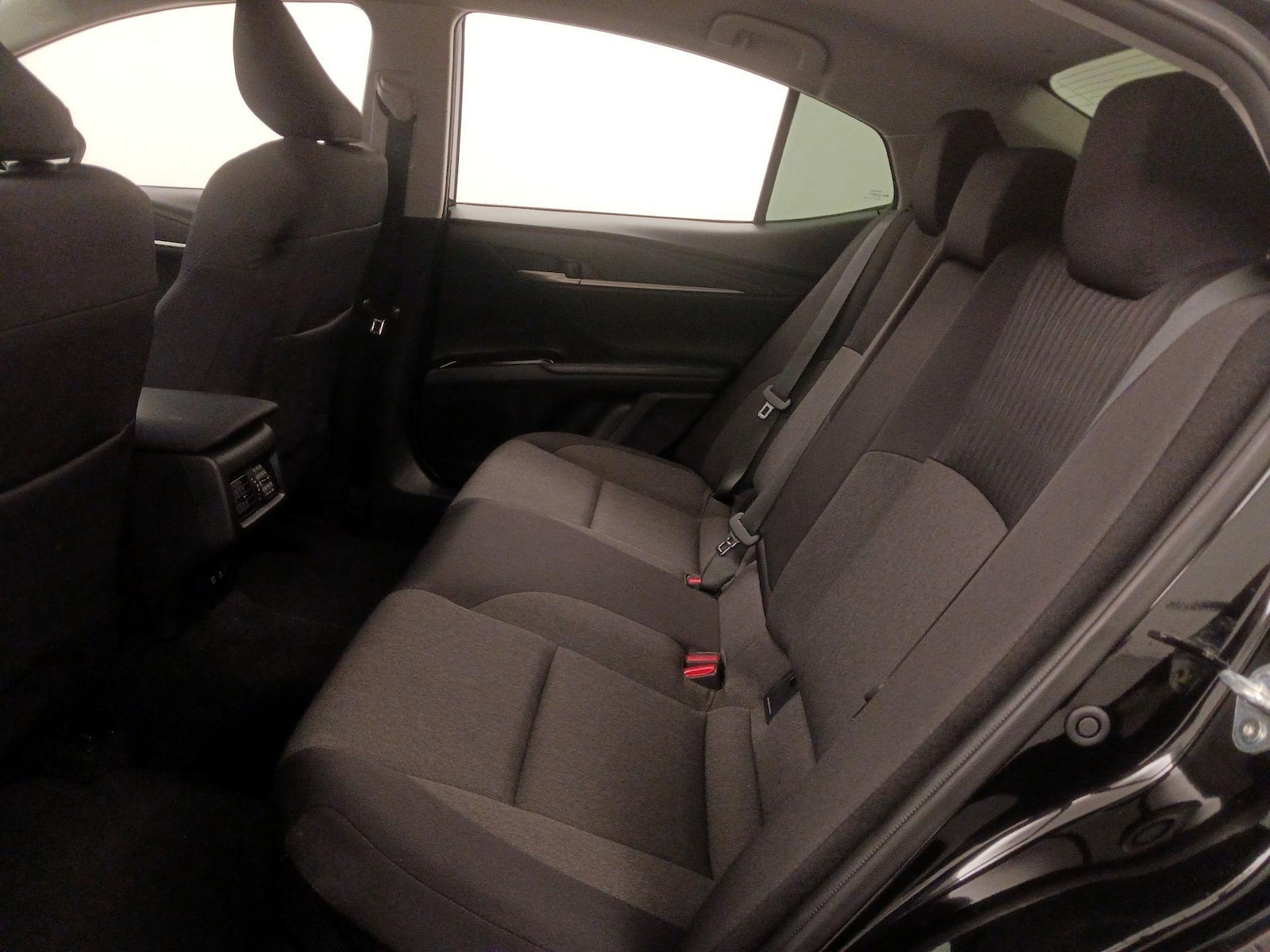 2025 Toyota Camry LE - Photo 21