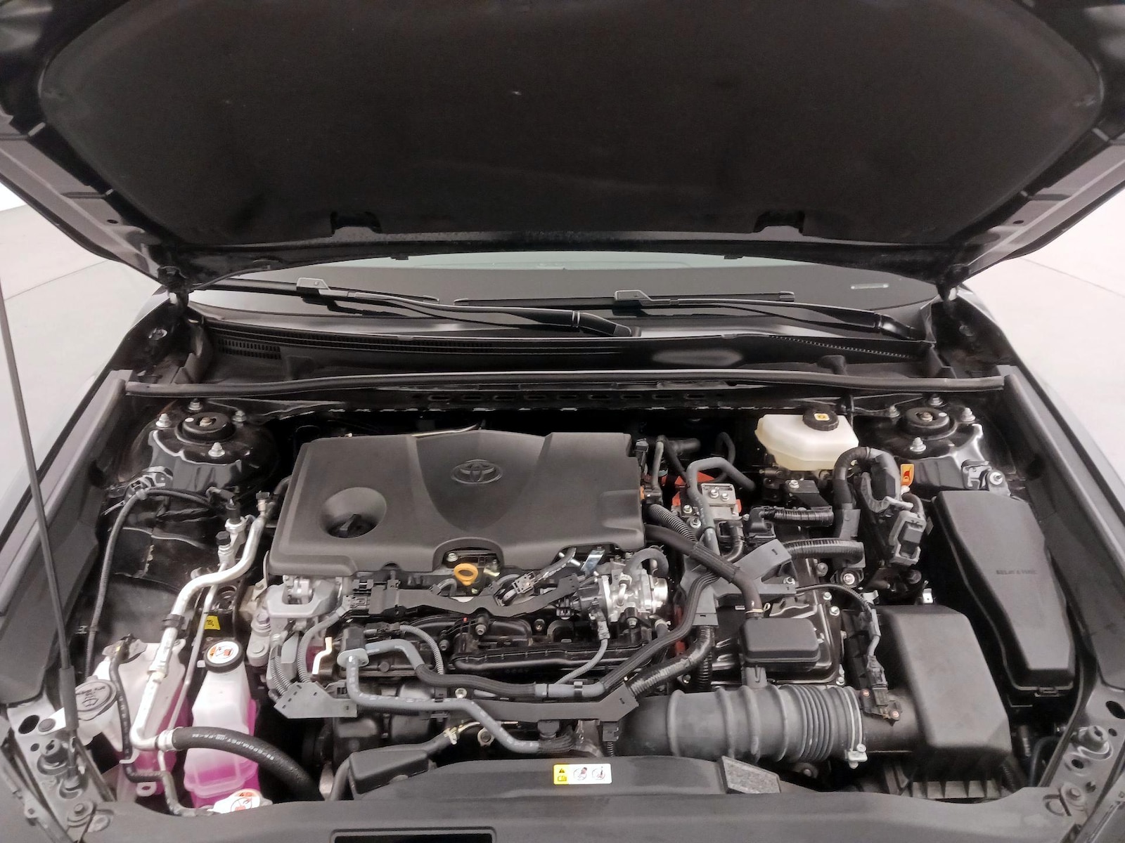 2025 Toyota Camry LE - Photo 23