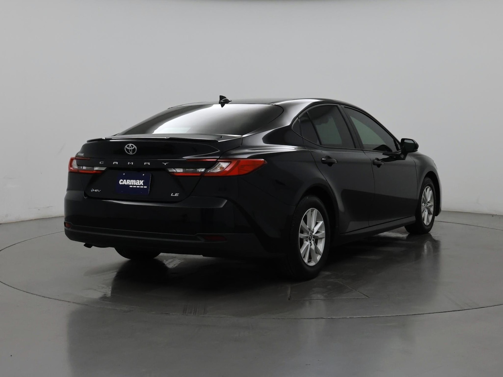 2025 Toyota Camry LE - Photo 9