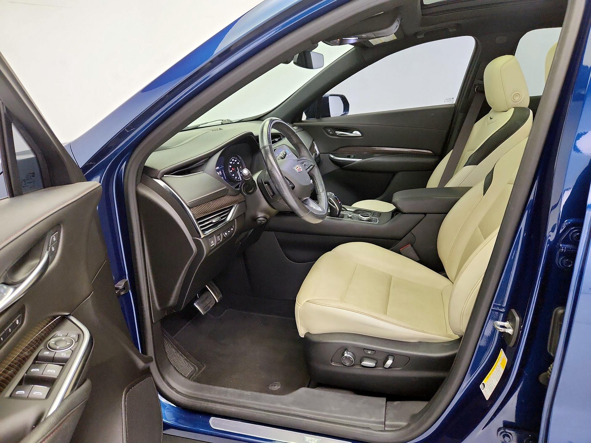 Thumbnail: 2019 Cadillac XT4 - 11