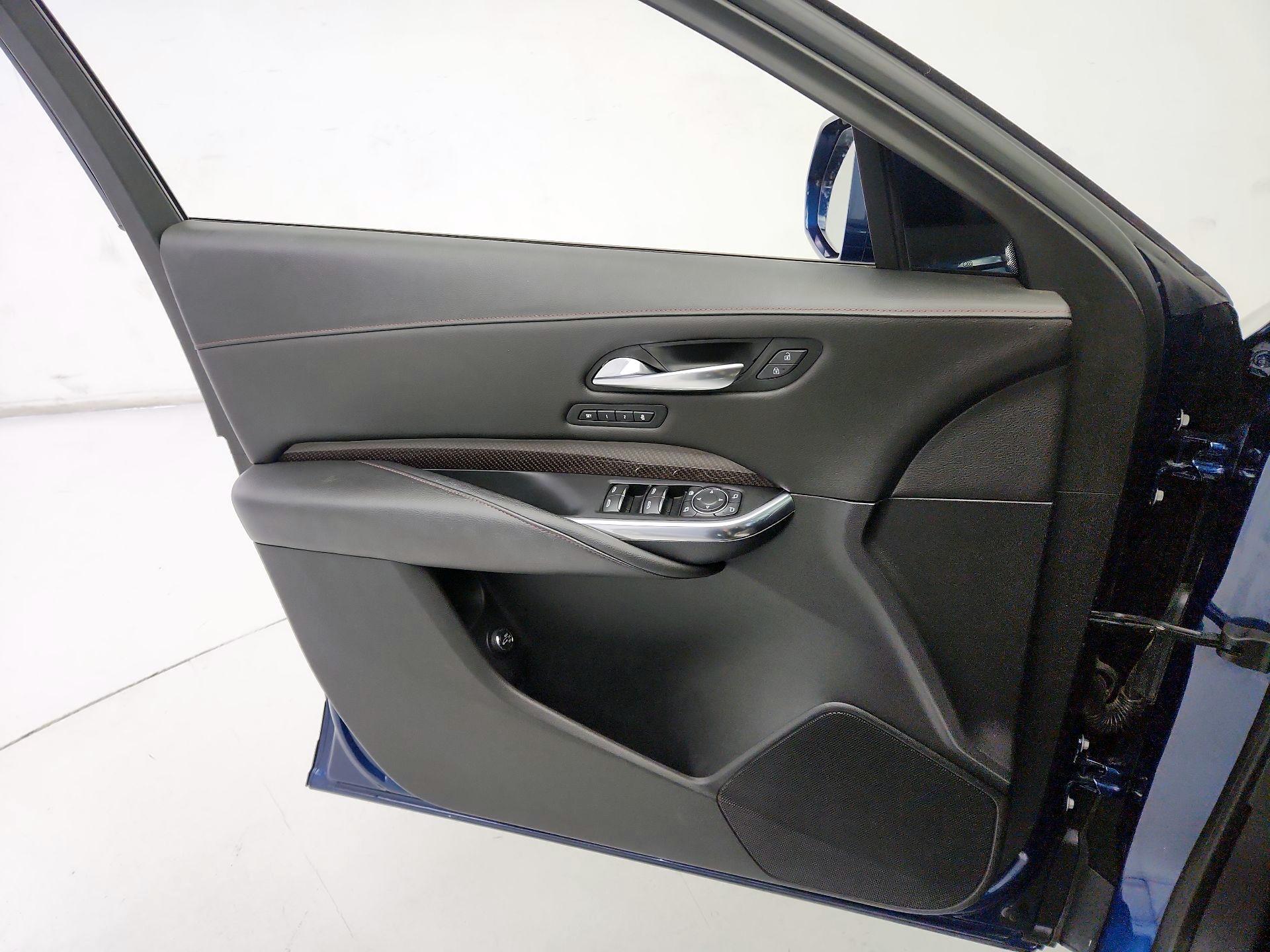 Thumbnail: 2019 Cadillac XT4 - 12