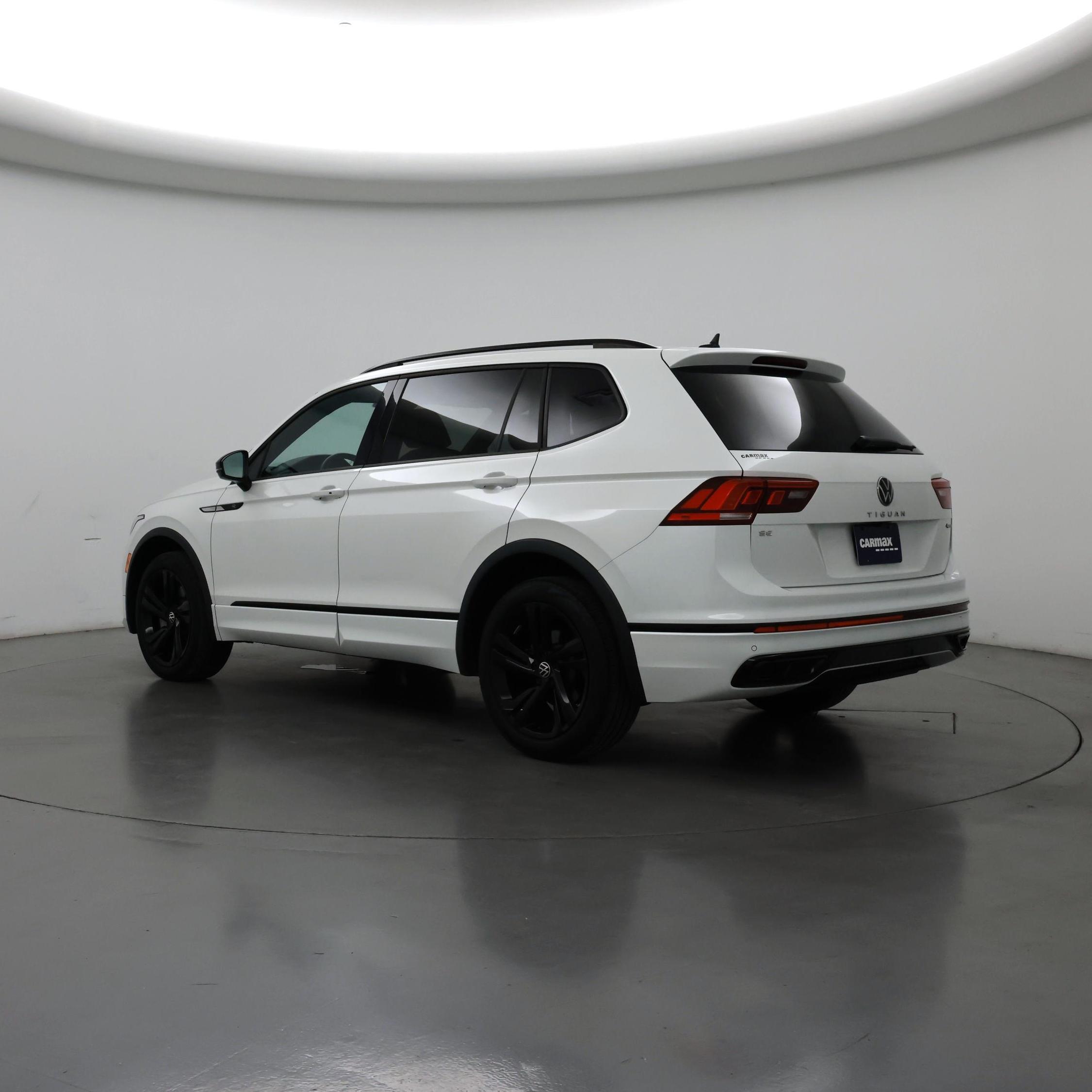 Thumbnail: 2023 Volkswagen Tiguan - 2