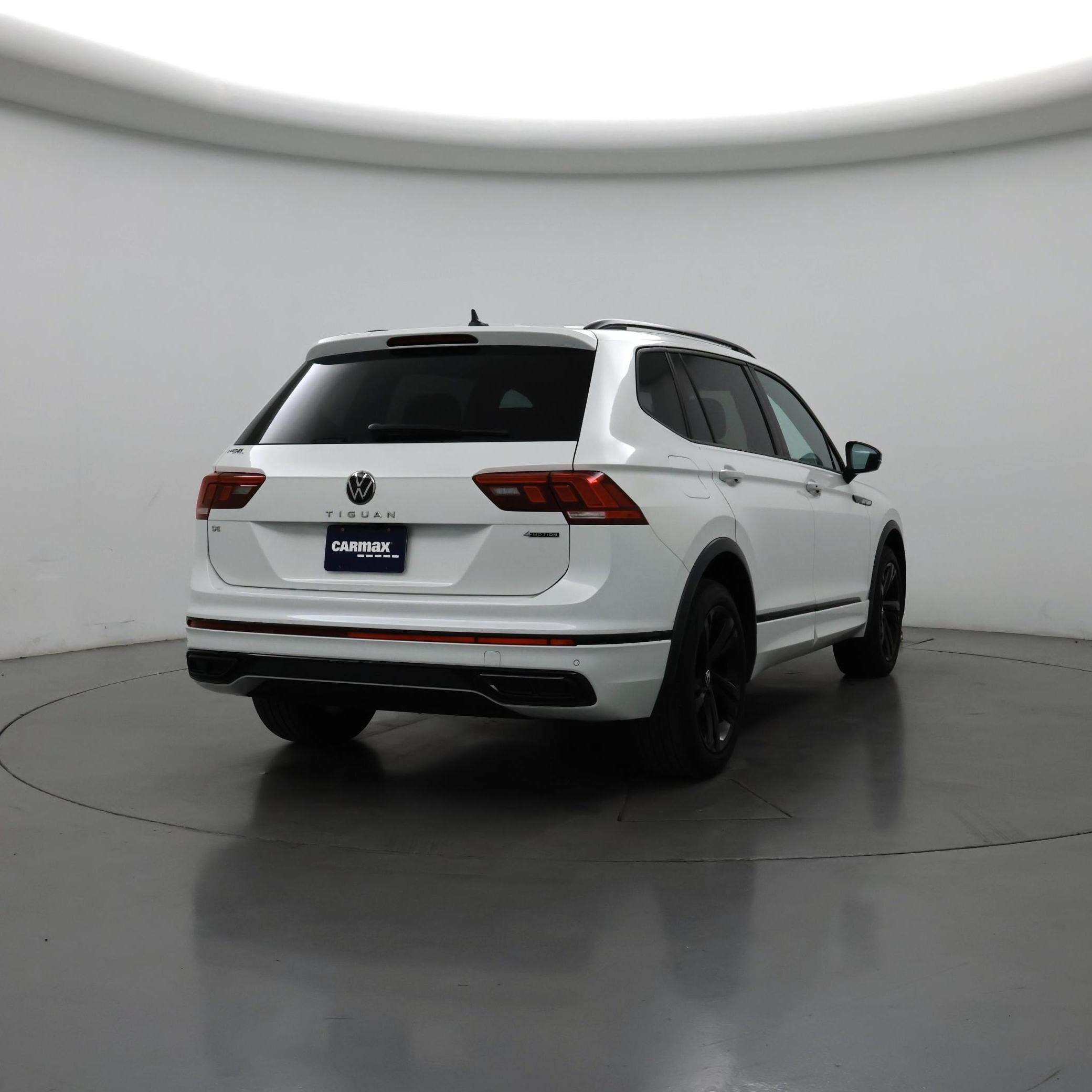 Thumbnail: 2023 Volkswagen Tiguan - 8