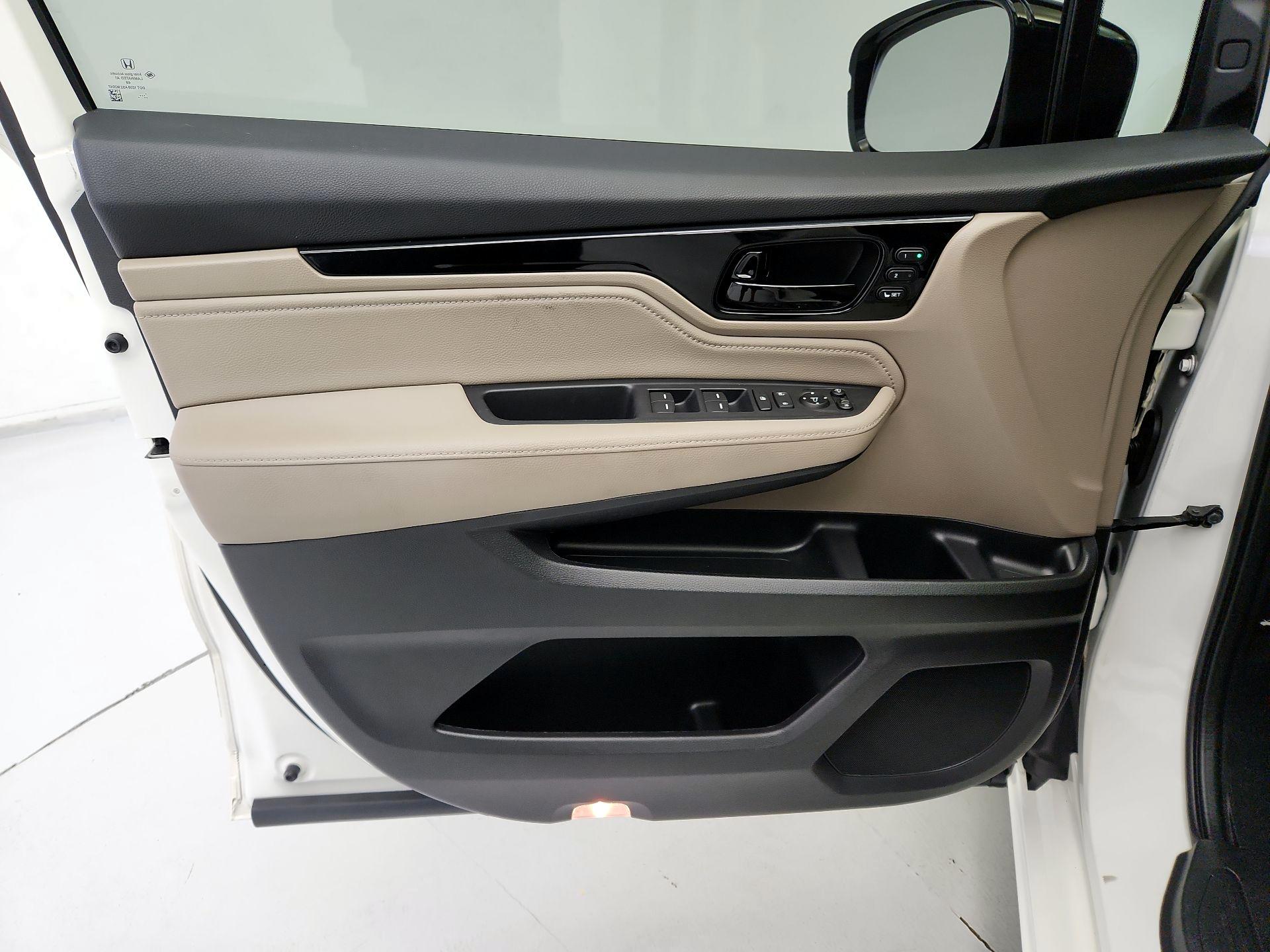 Thumbnail: 2019 Honda Odyssey - 12