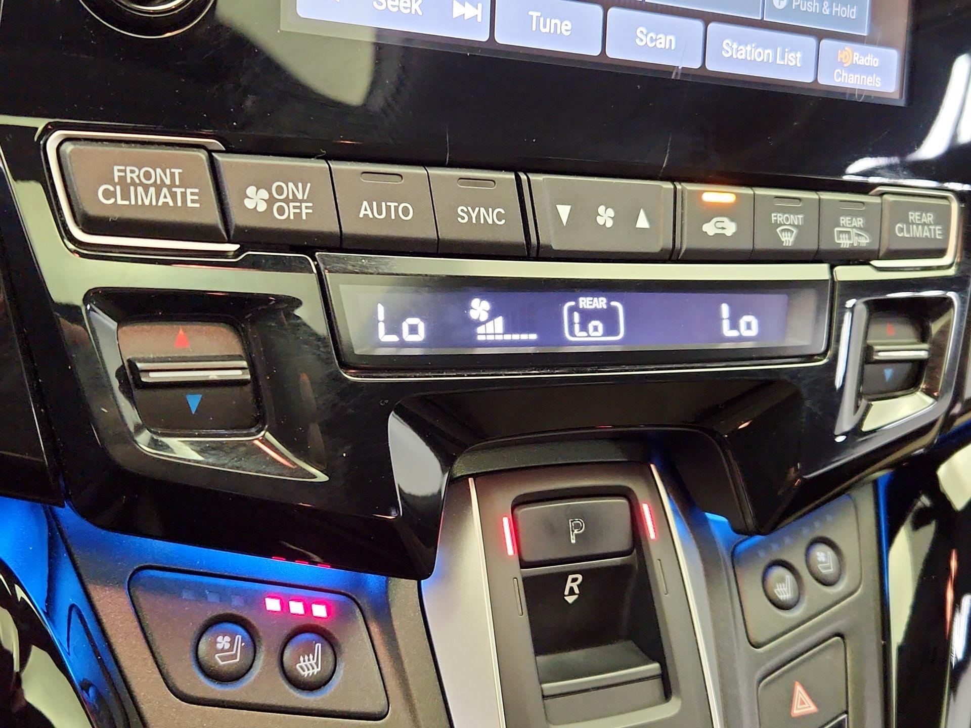 Thumbnail: 2019 Honda Odyssey - 17