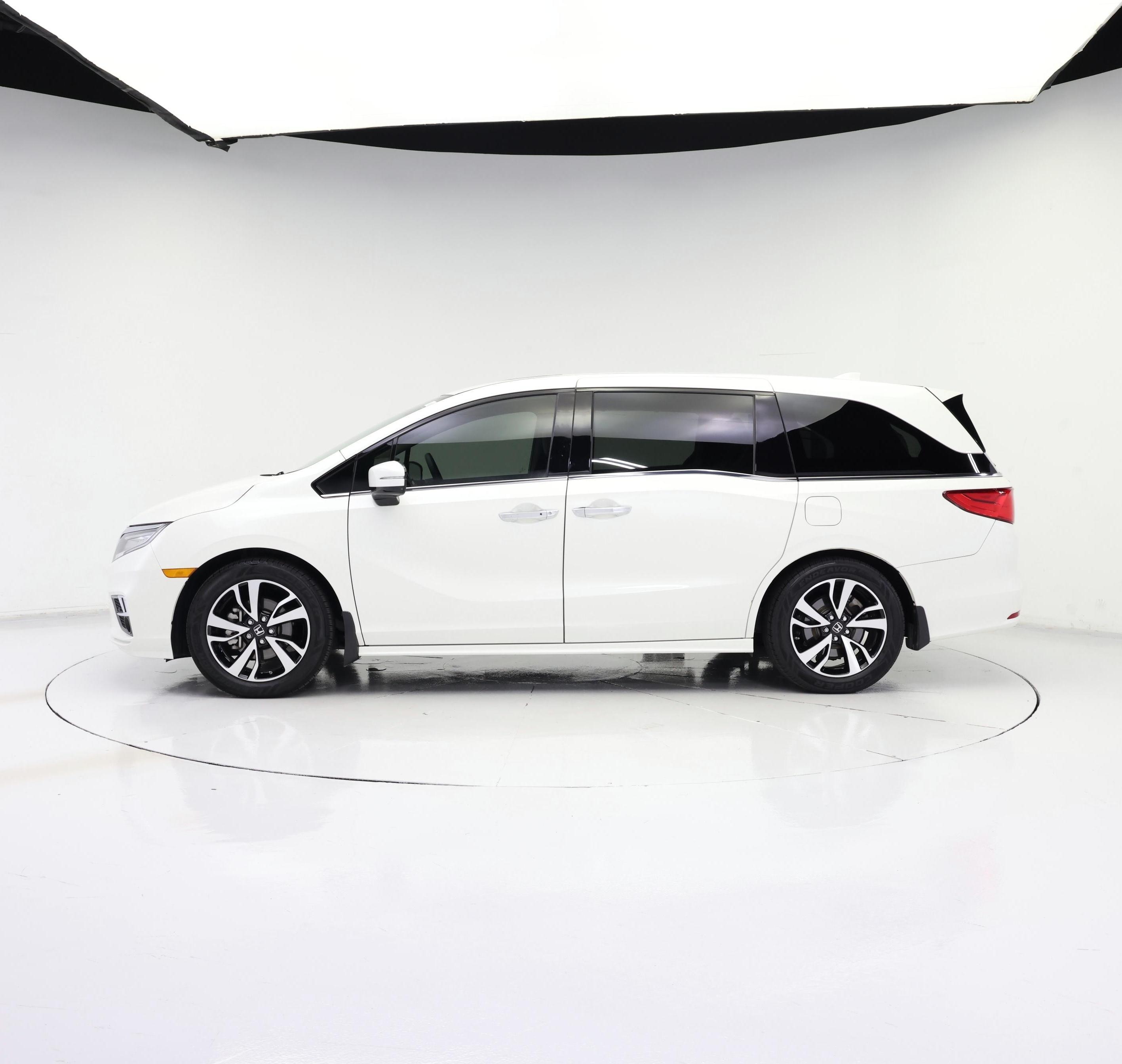 Thumbnail: 2019 Honda Odyssey - 3