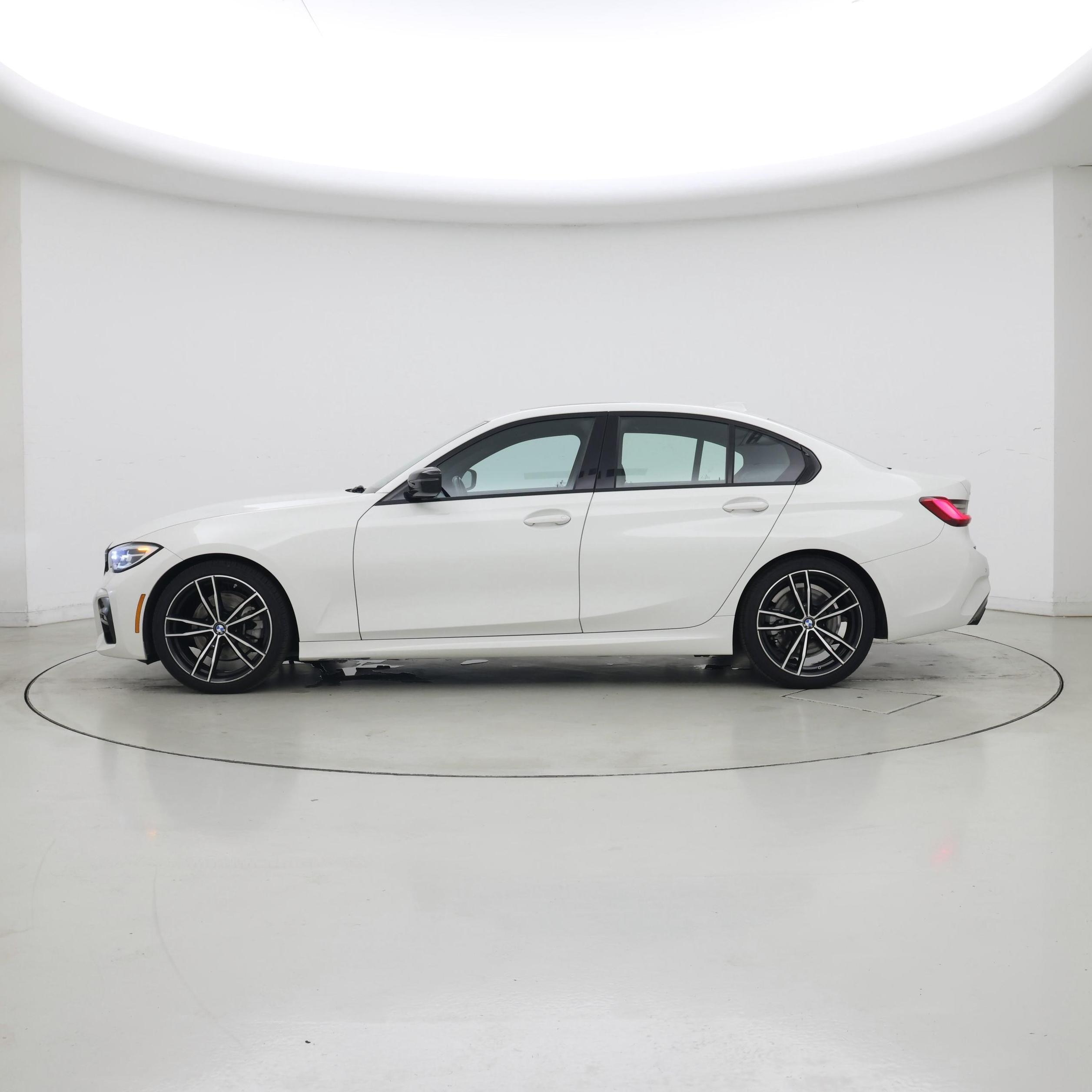 Thumbnail: 2021 BMW 3 Series - 3