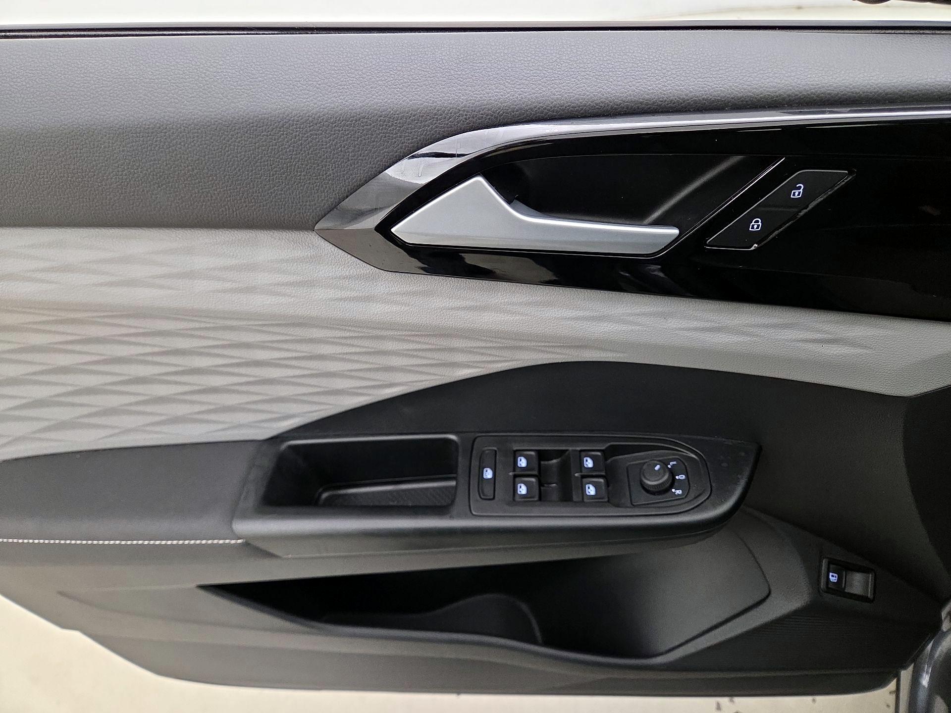 Thumbnail: 2024 Volkswagen Taos - 12