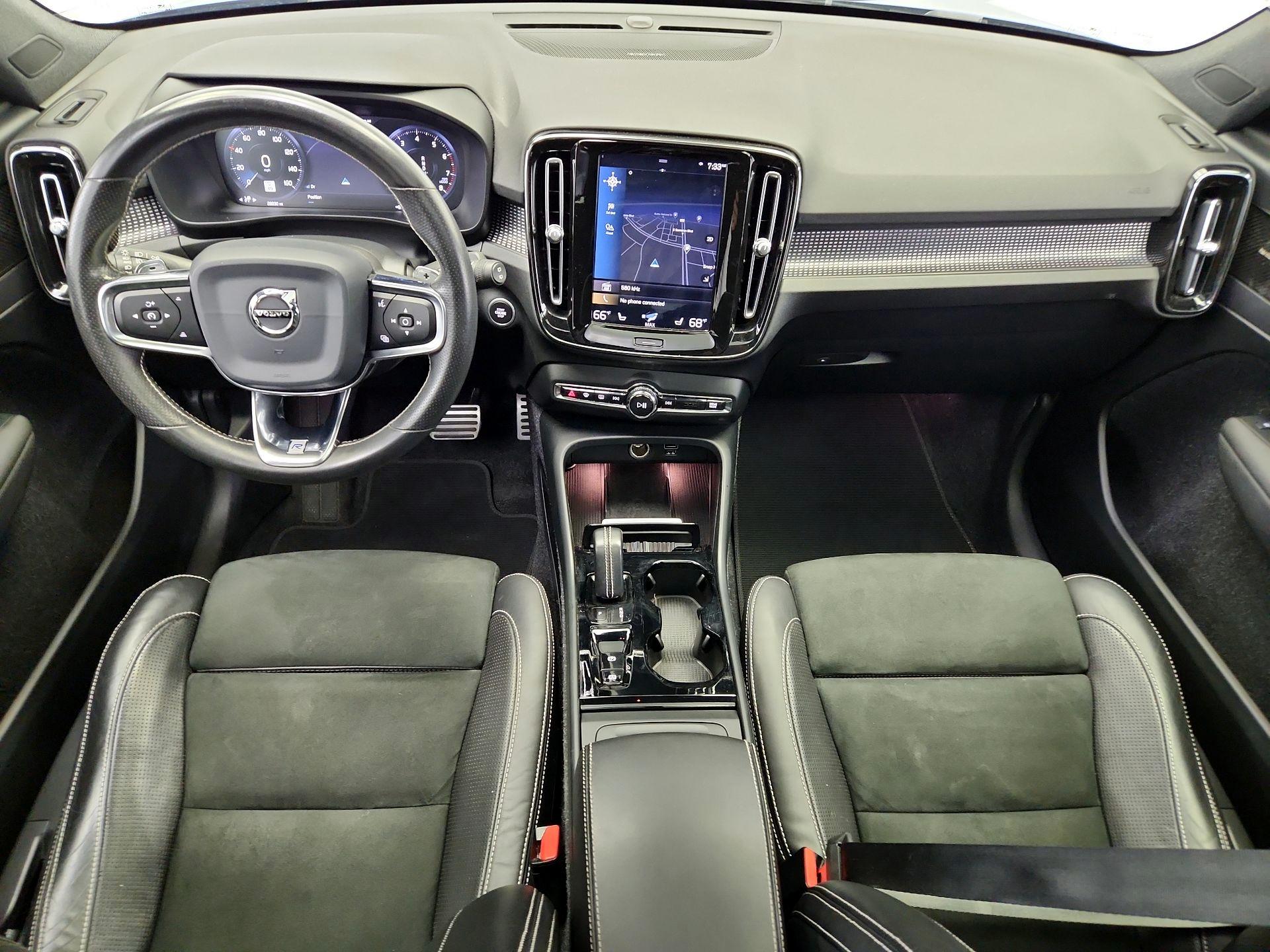 Thumbnail: 2020 Volvo XC40 - 9