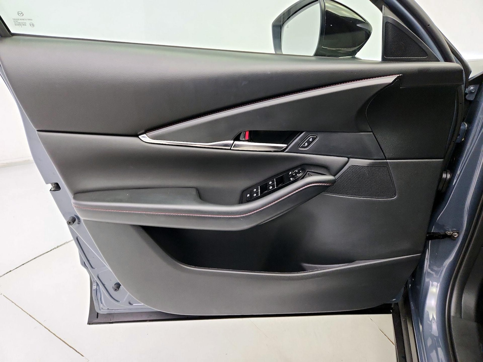 2025 Mazda CX-30 Carbon Edition - Photo 13