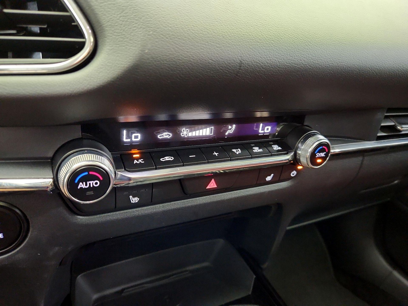 2025 Mazda CX-30 Carbon Edition - Photo 18