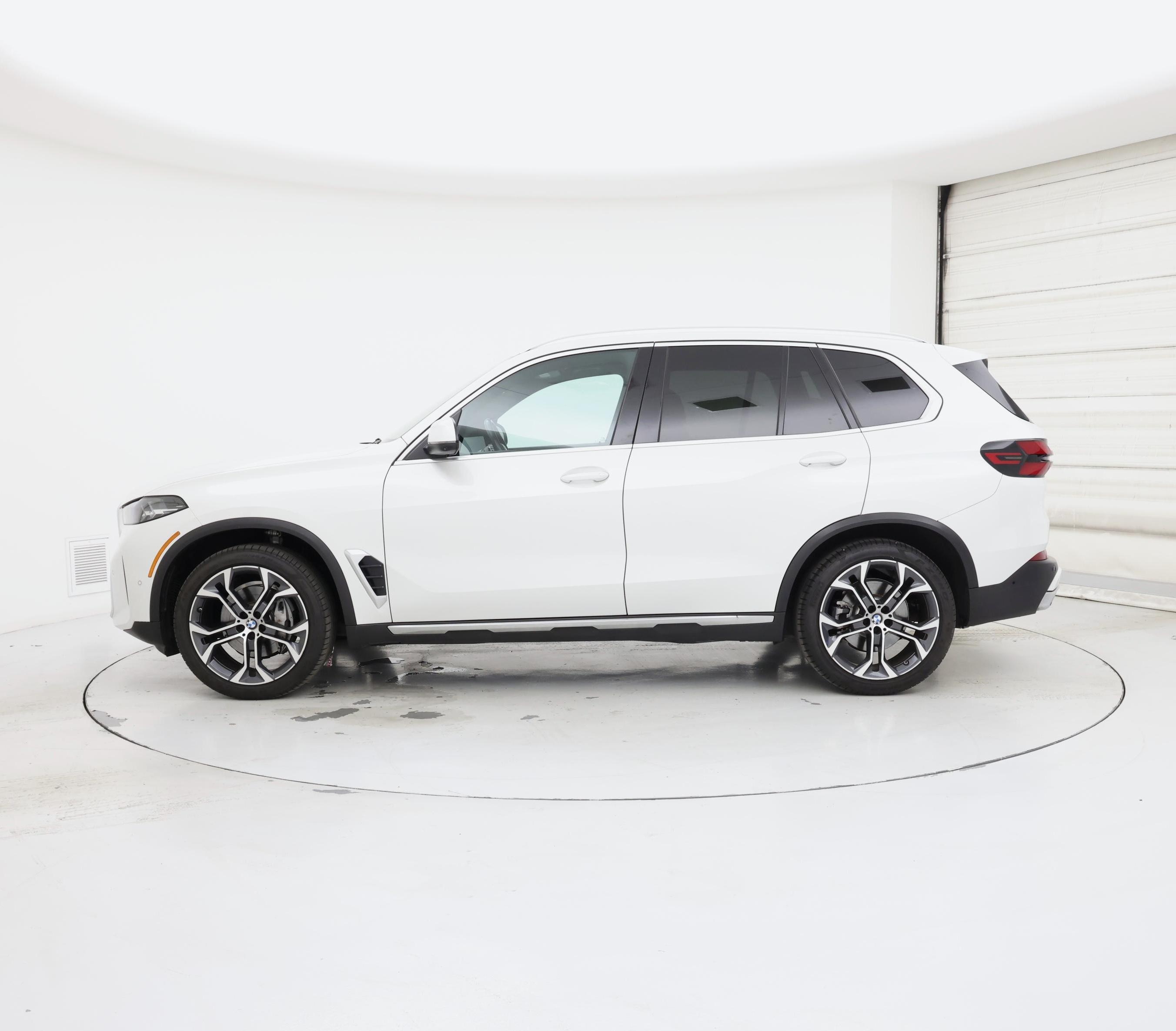 Thumbnail: 2024 BMW X5 - 3