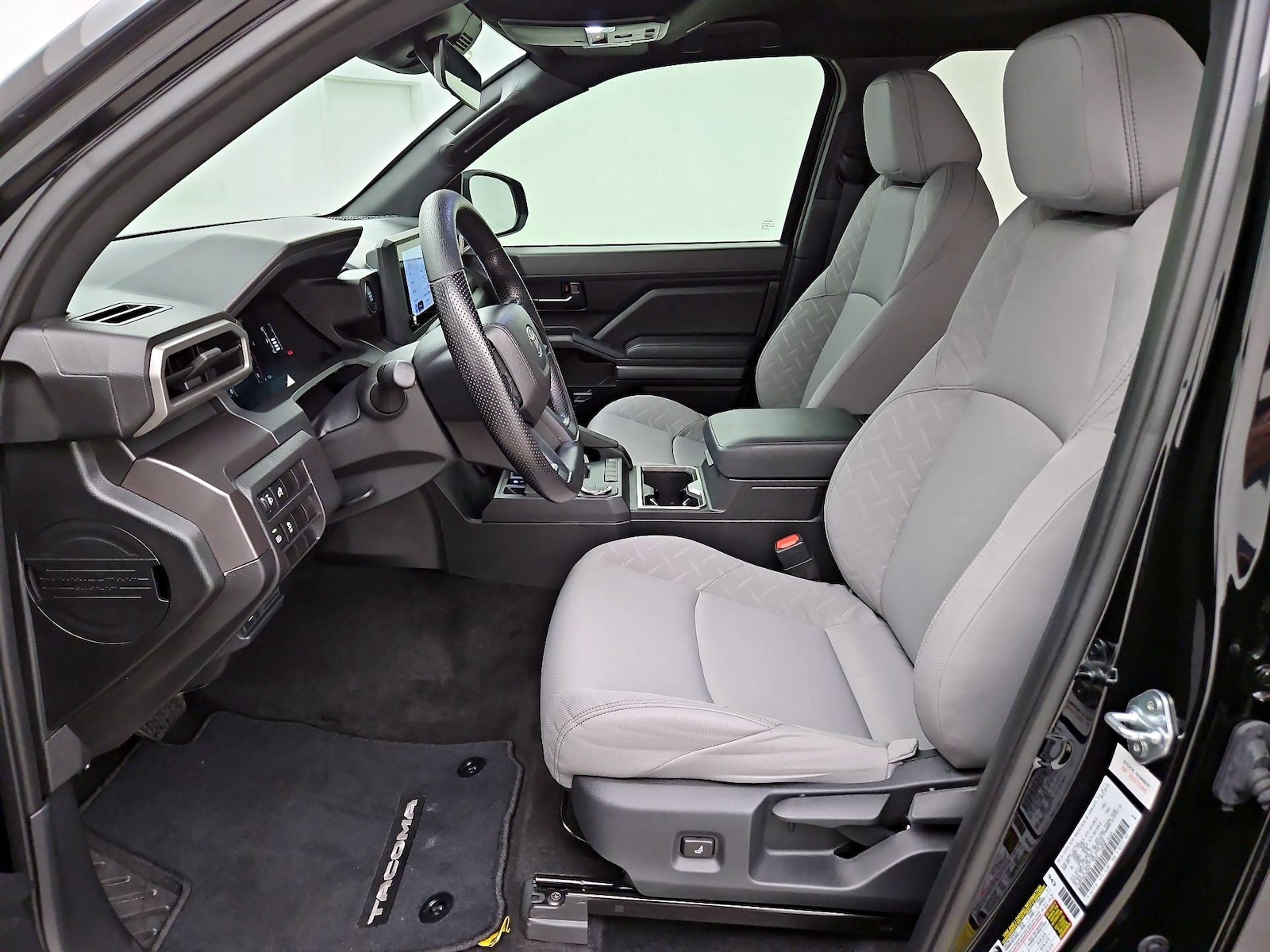 2025 Toyota Tacoma SR5 - Photo 12