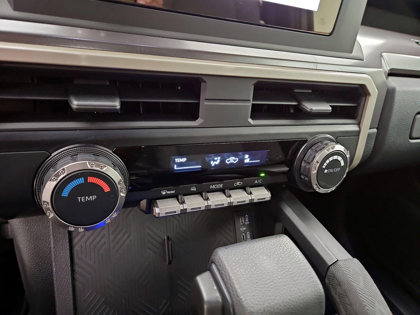 2025 Toyota Tacoma SR5 - Photo 17